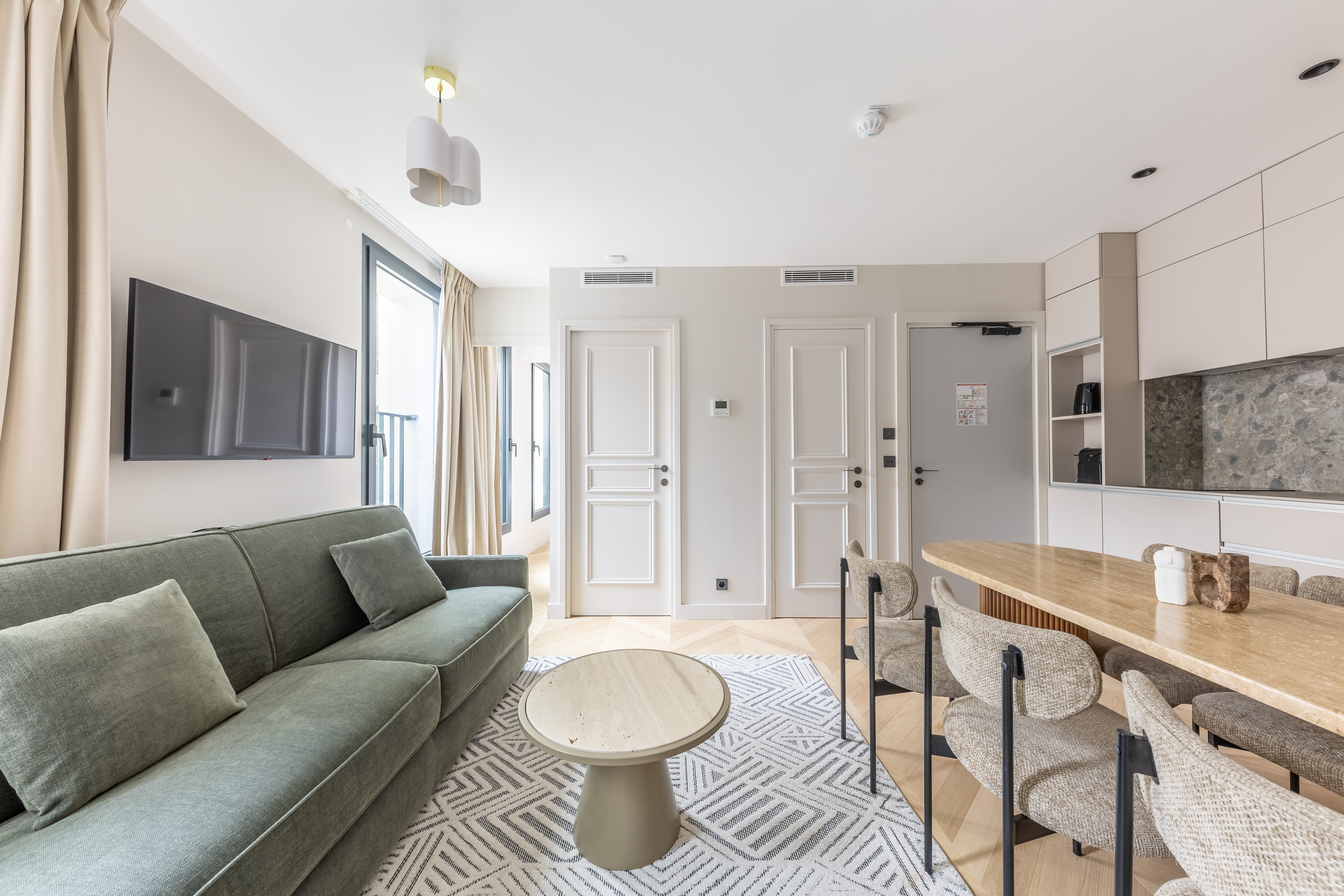 Apartment Connecting Room