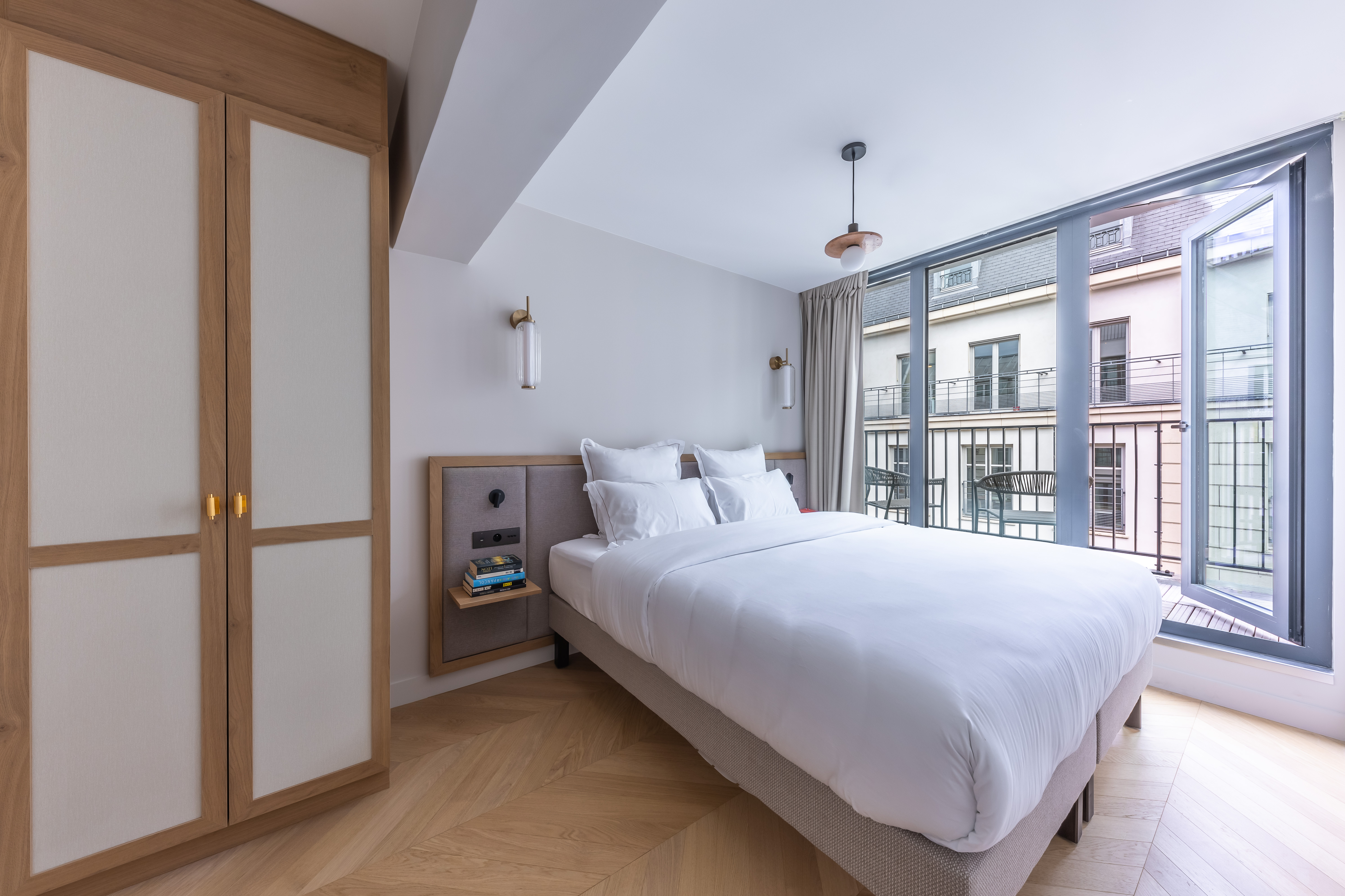 Apartment Connecting Room