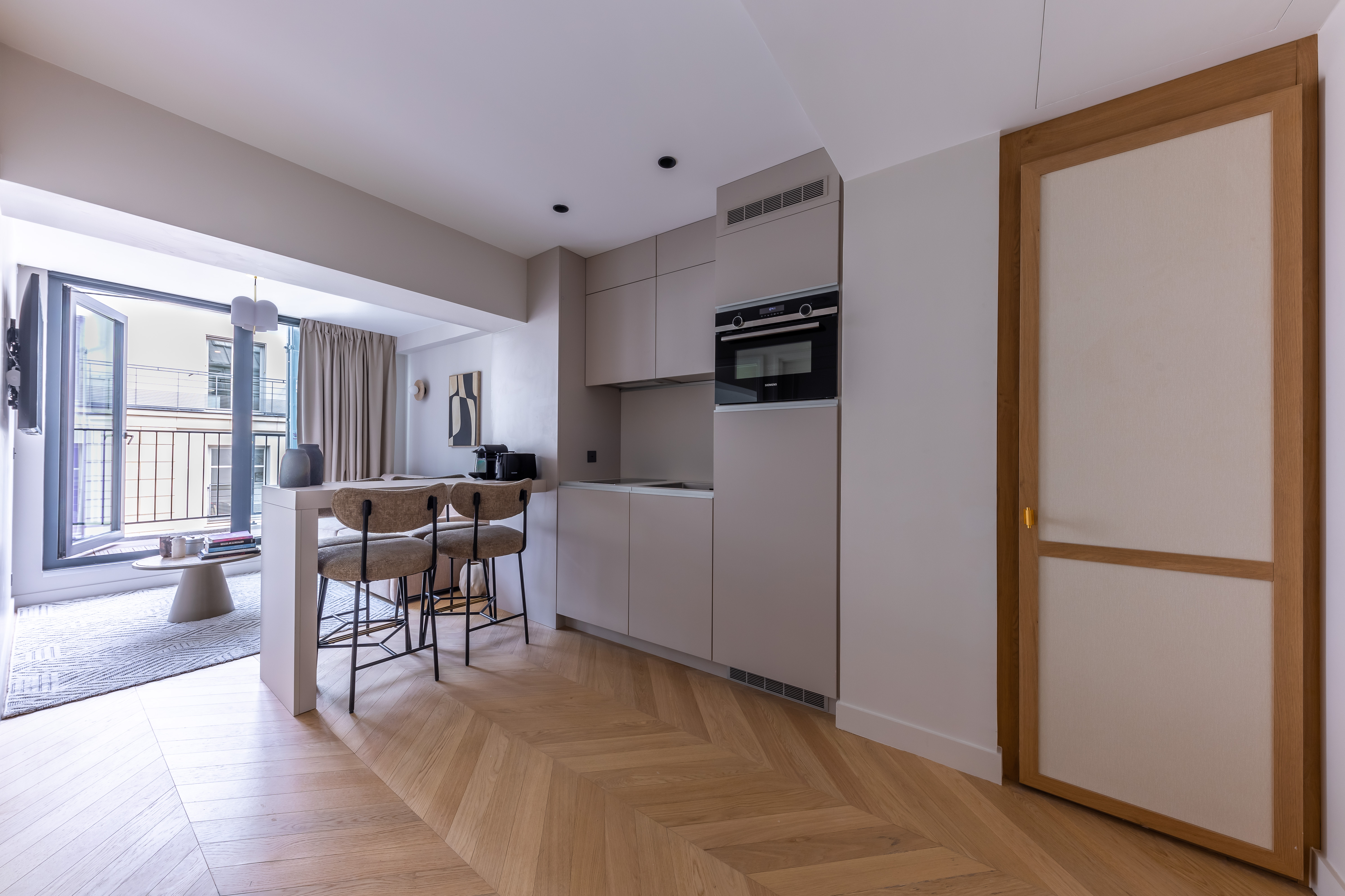 Apartment Connecting Room