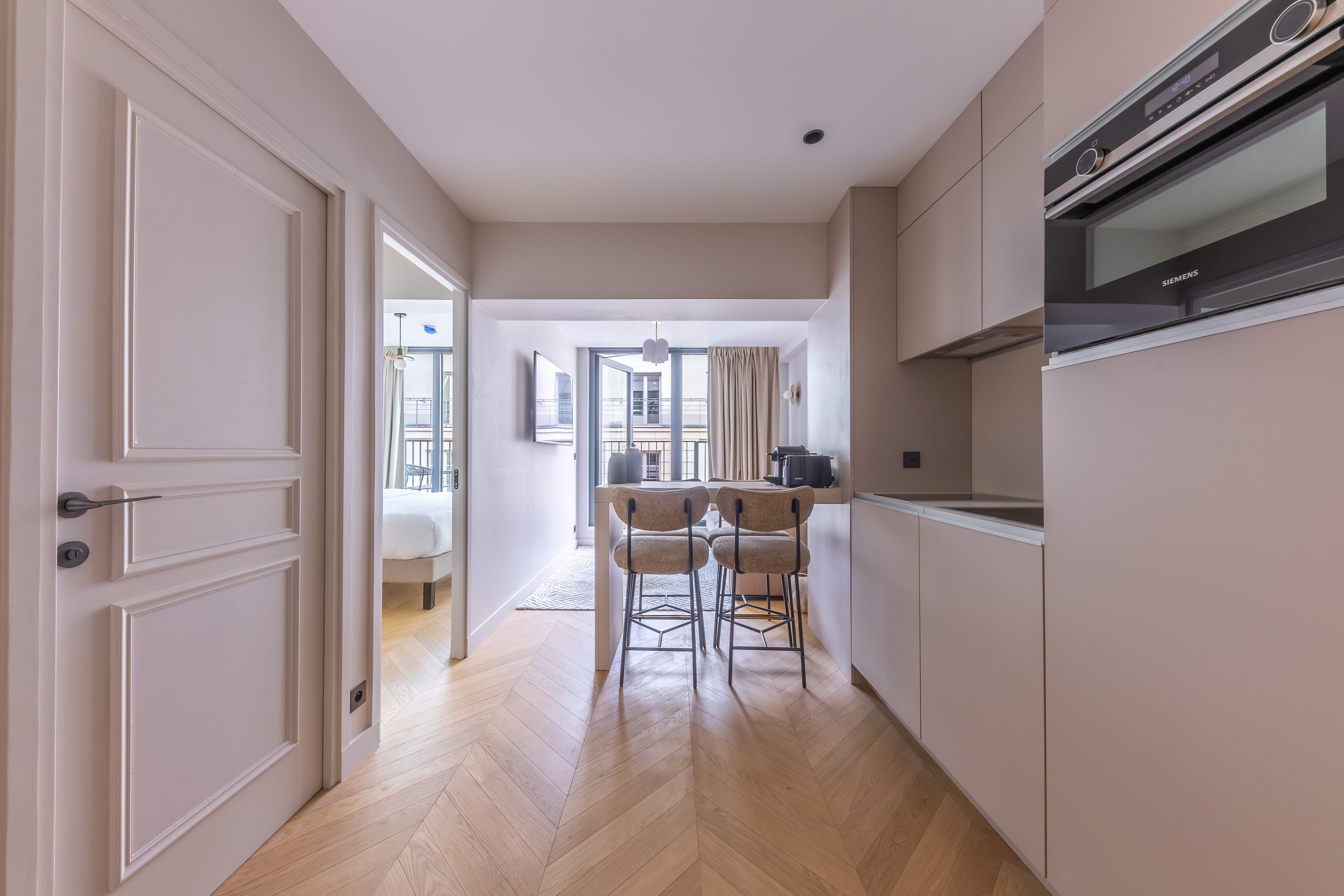 Apartment Connecting Room