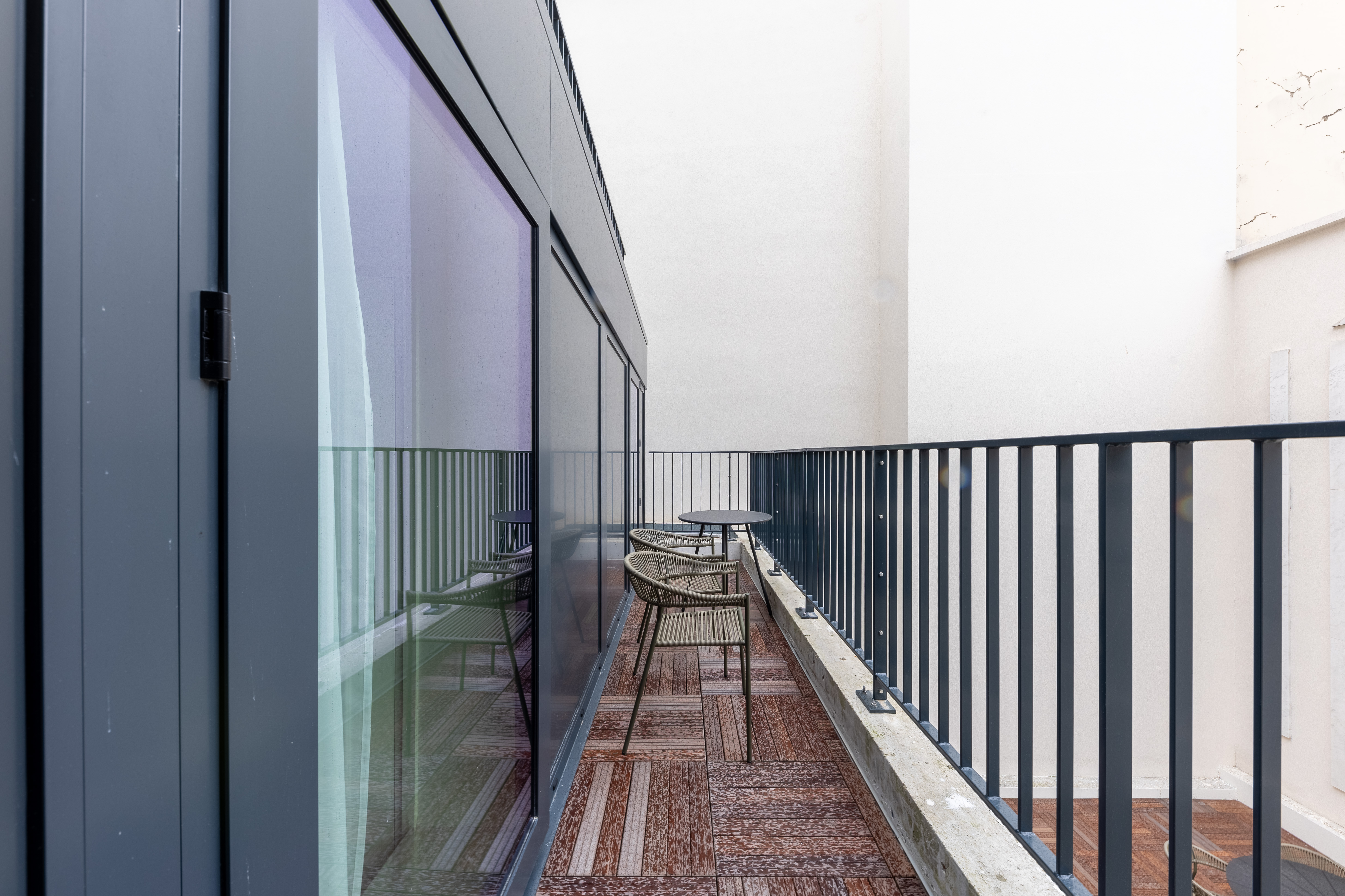 Apartment Connecting Room