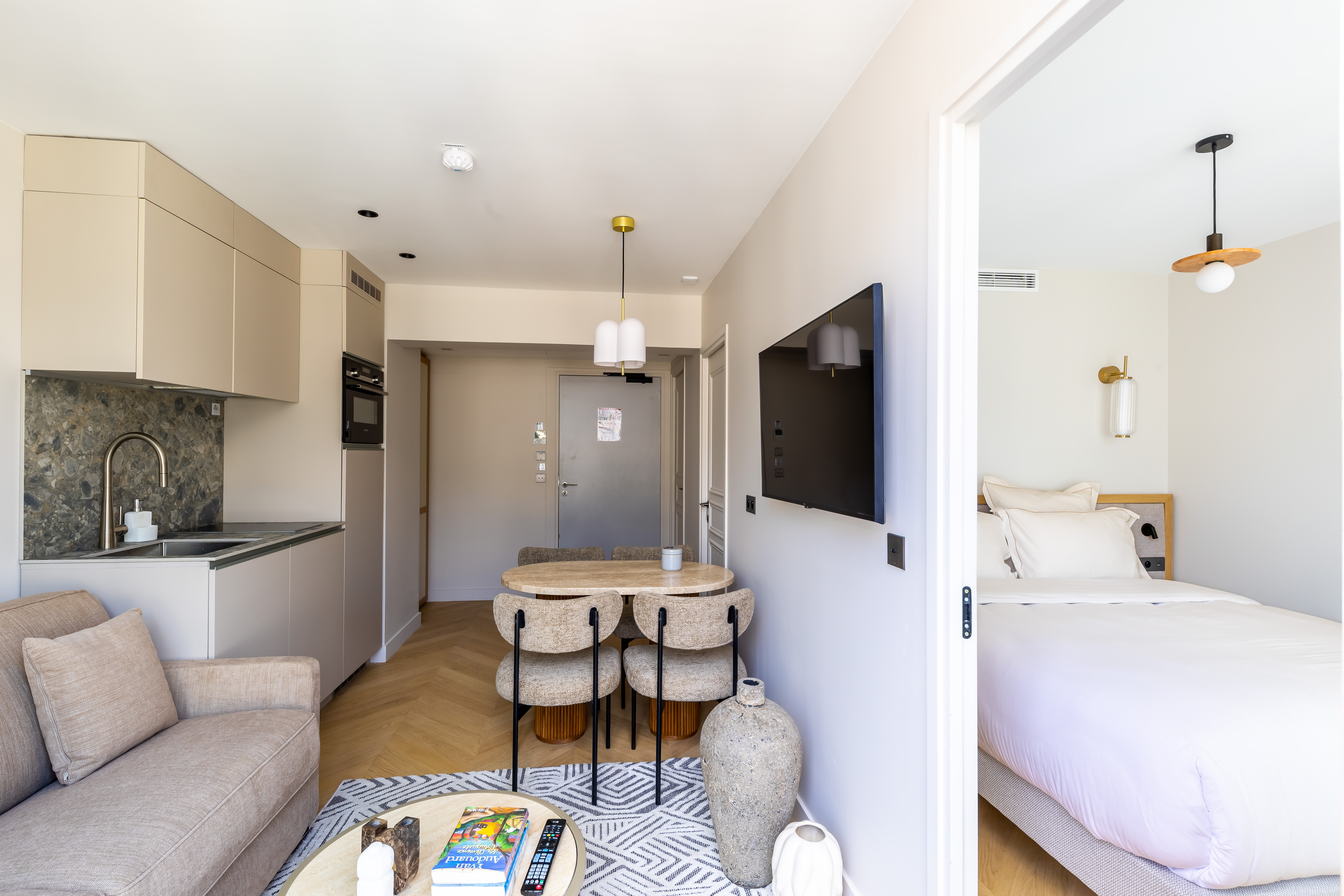 Apartment Capacity 1