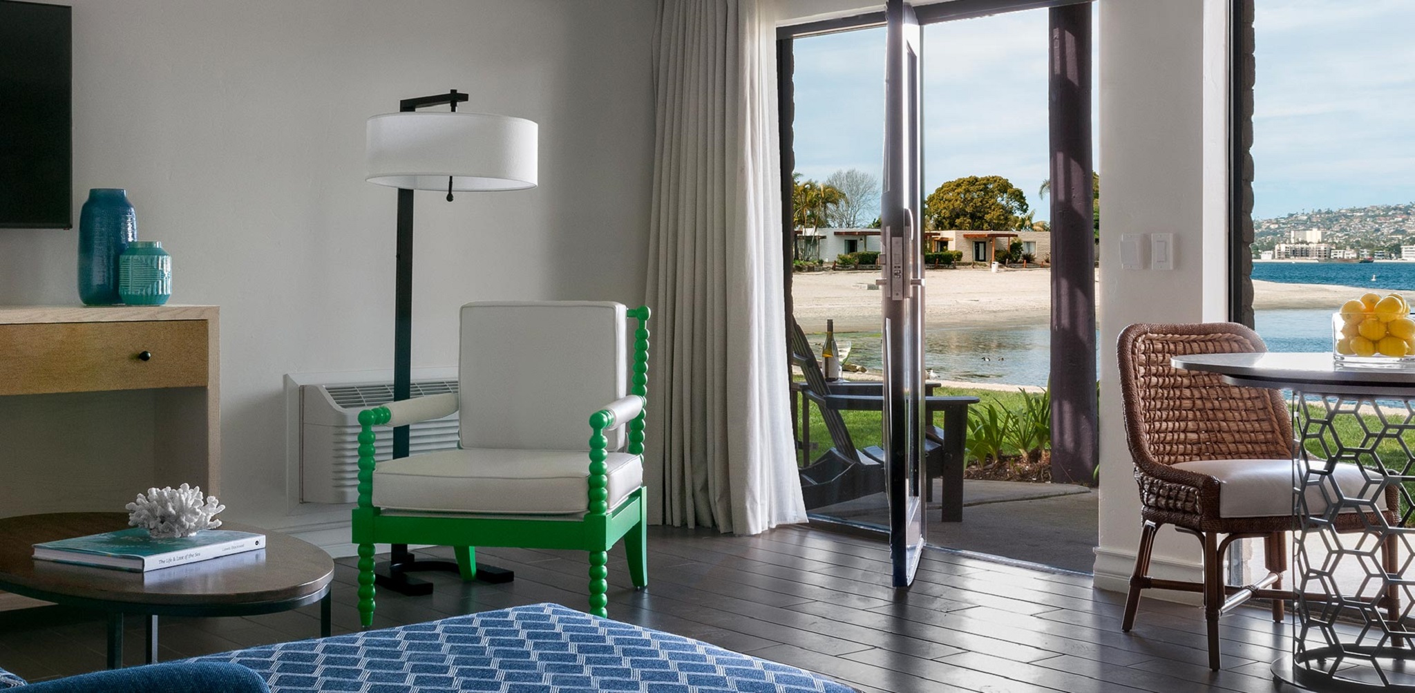 Bungalow King Size Bed