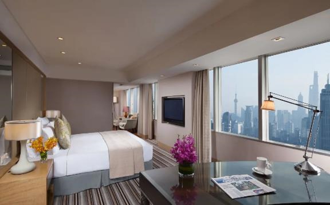 Suite City View King Bed