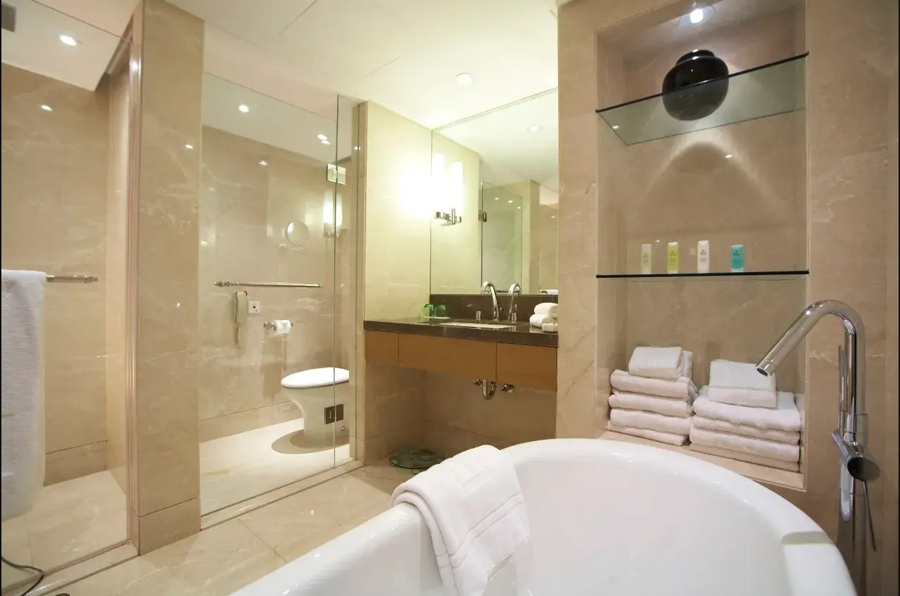 Suite City View King Bed