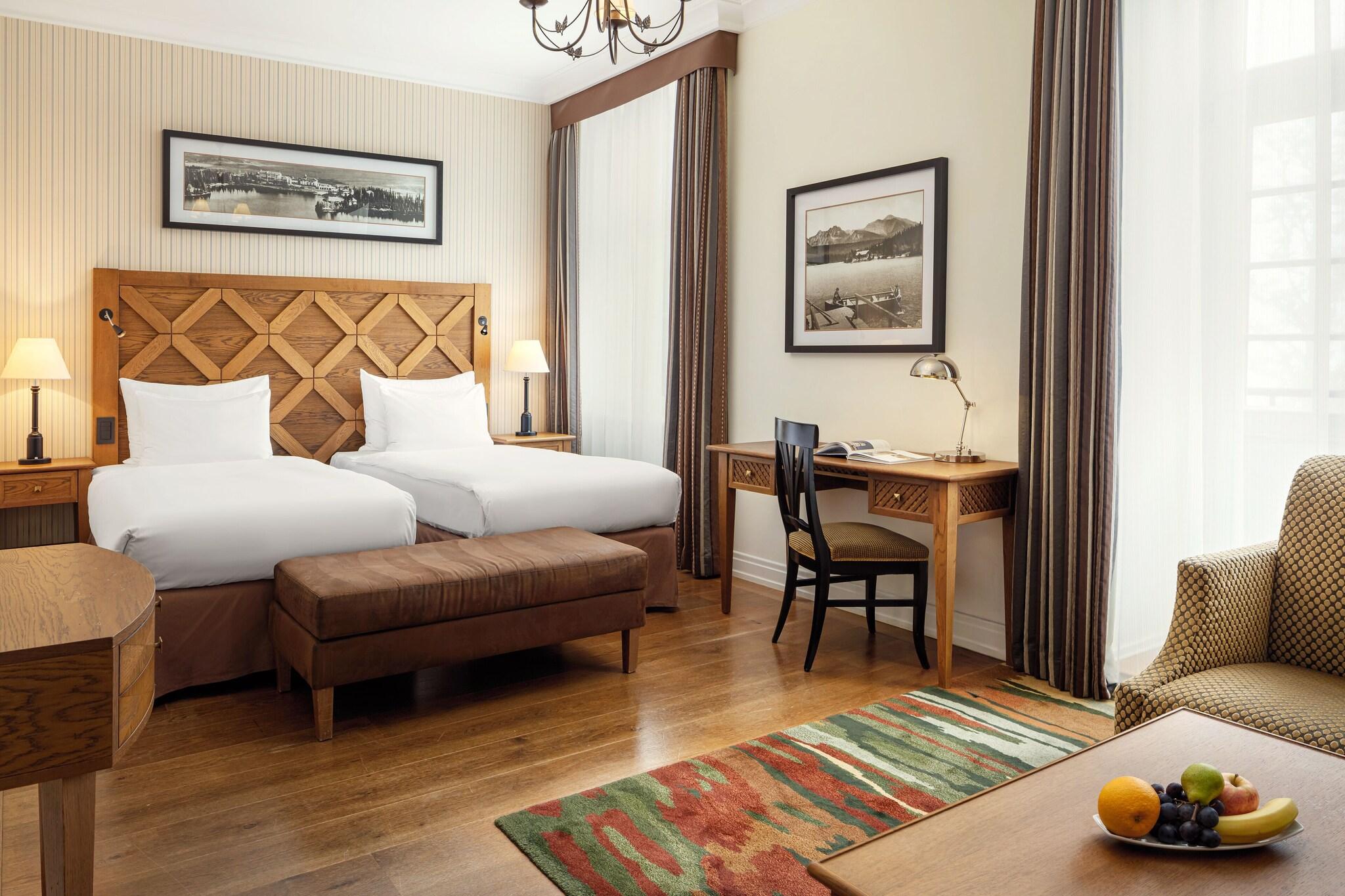 Twin Deluxe Mountain View