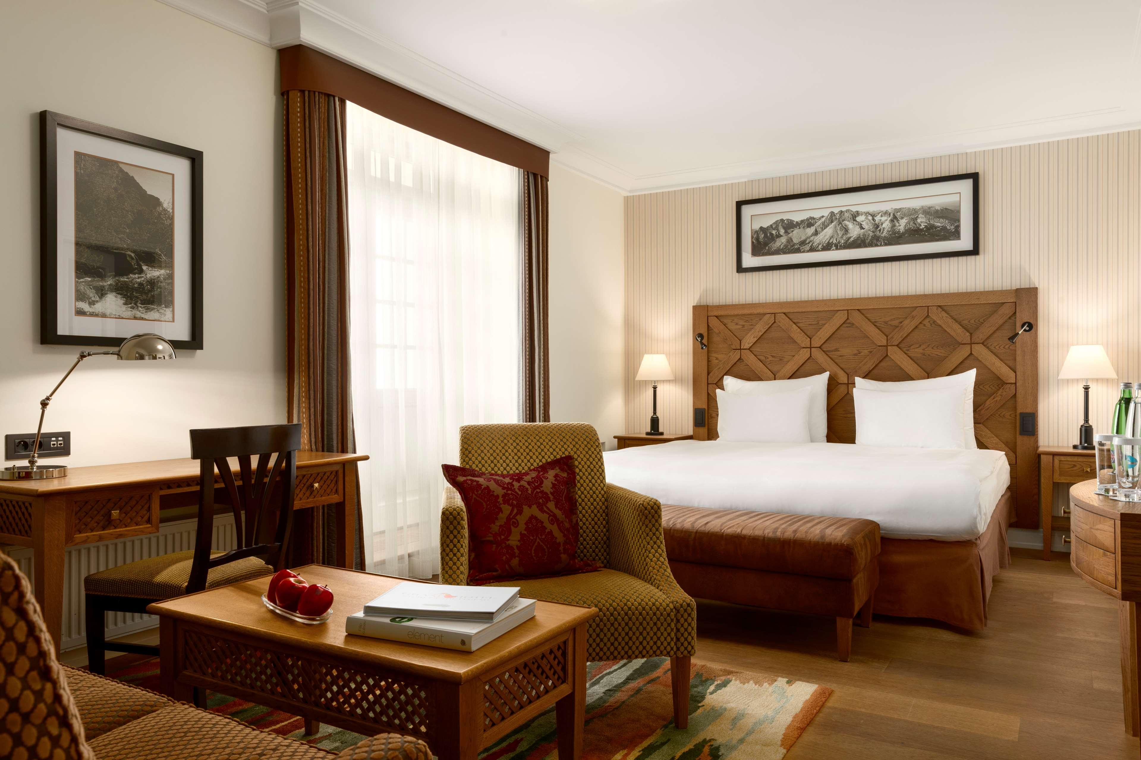 Room Deluxe Lake View