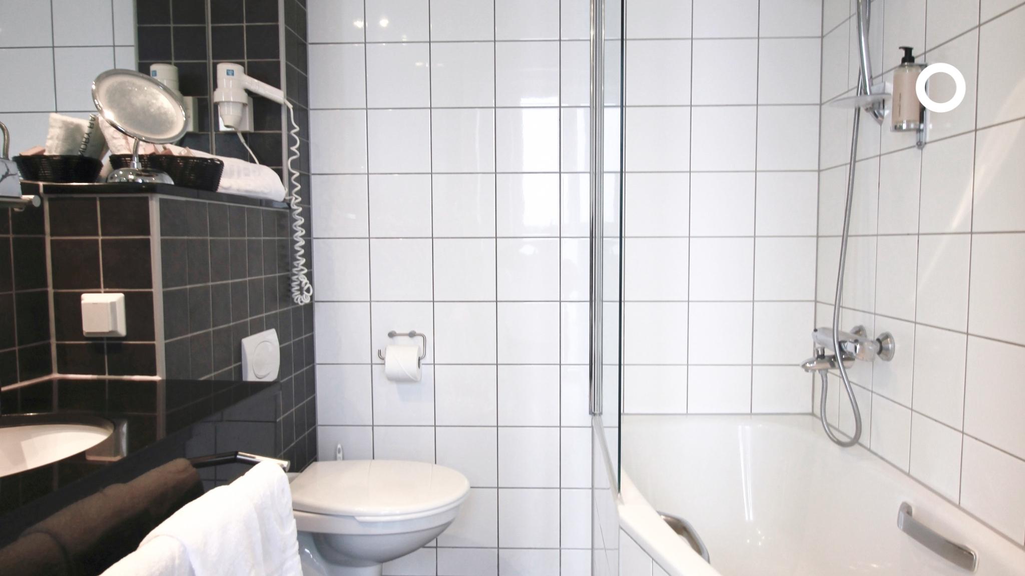 Double Deluxe King Bed