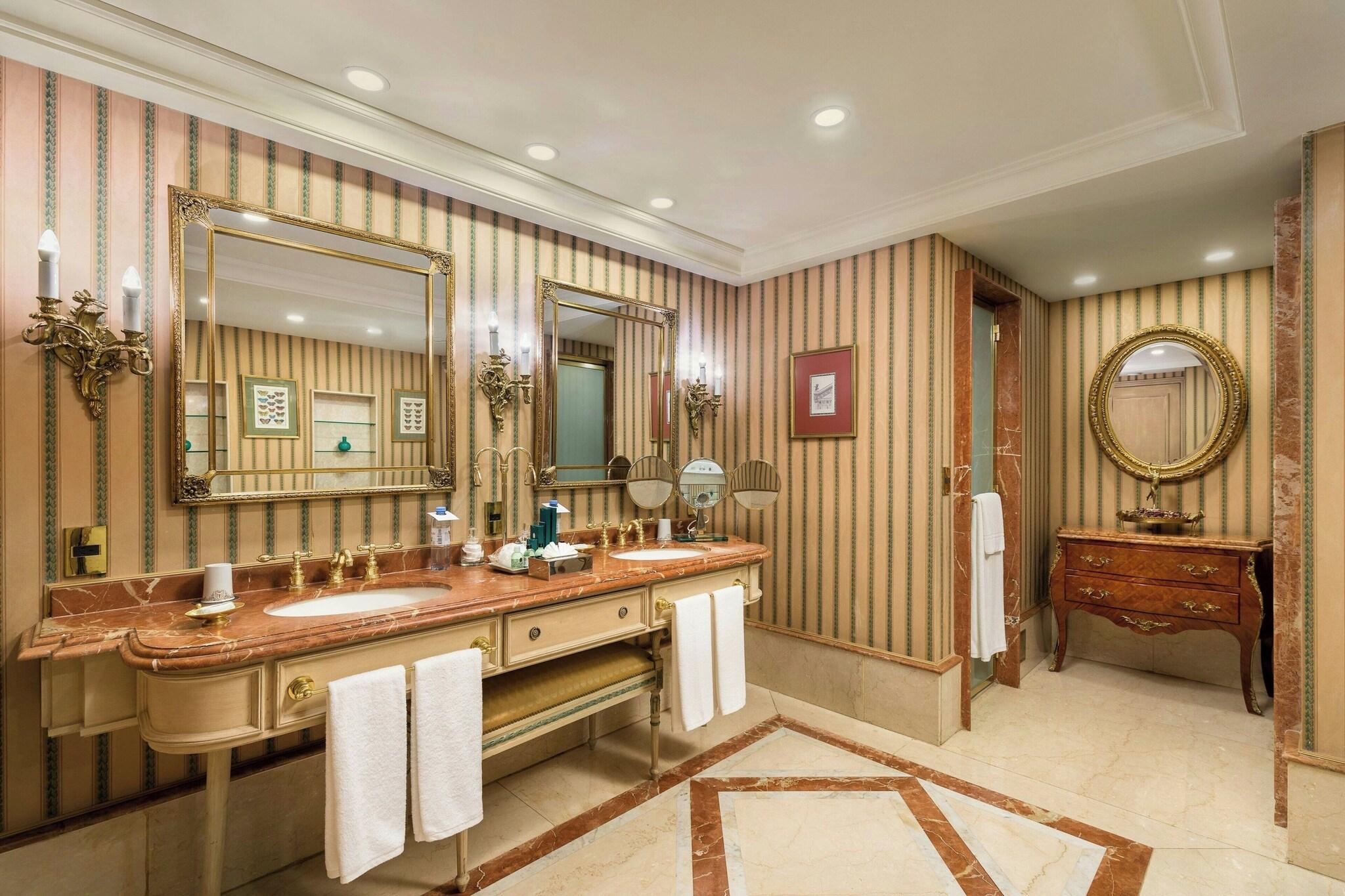 Suite Presidential with Views