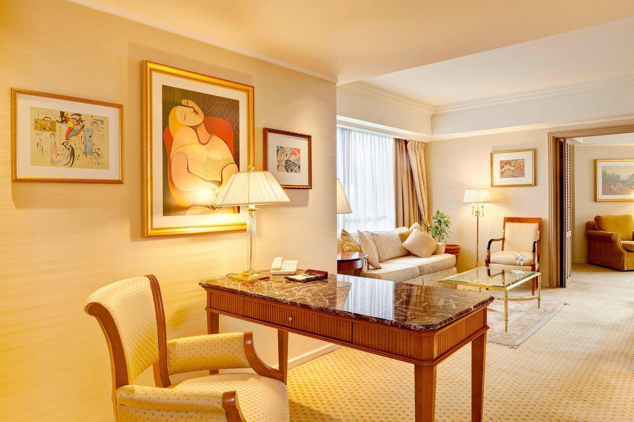 Suite King Bed One Bedroom 