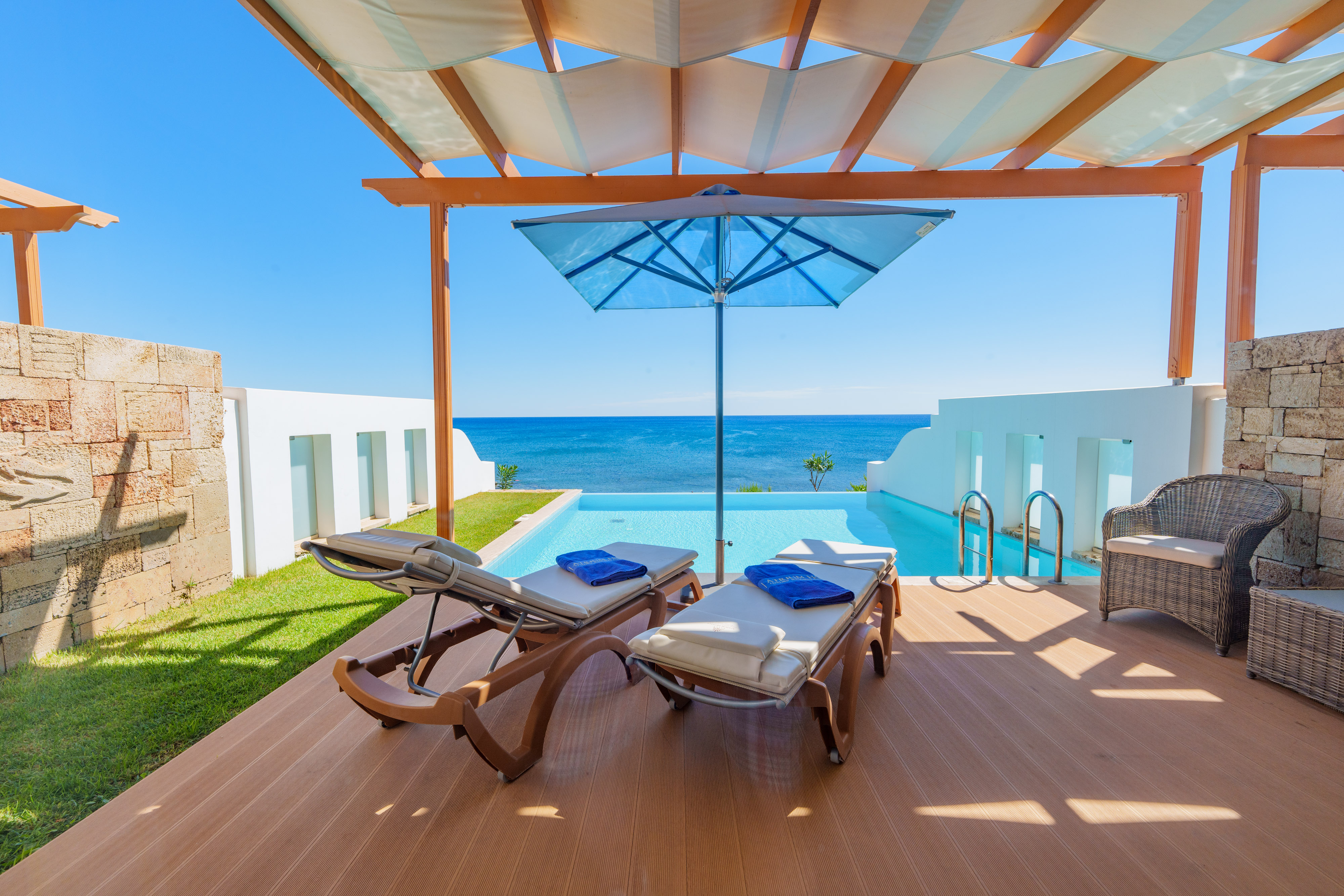 Junior Suite Beach Front
