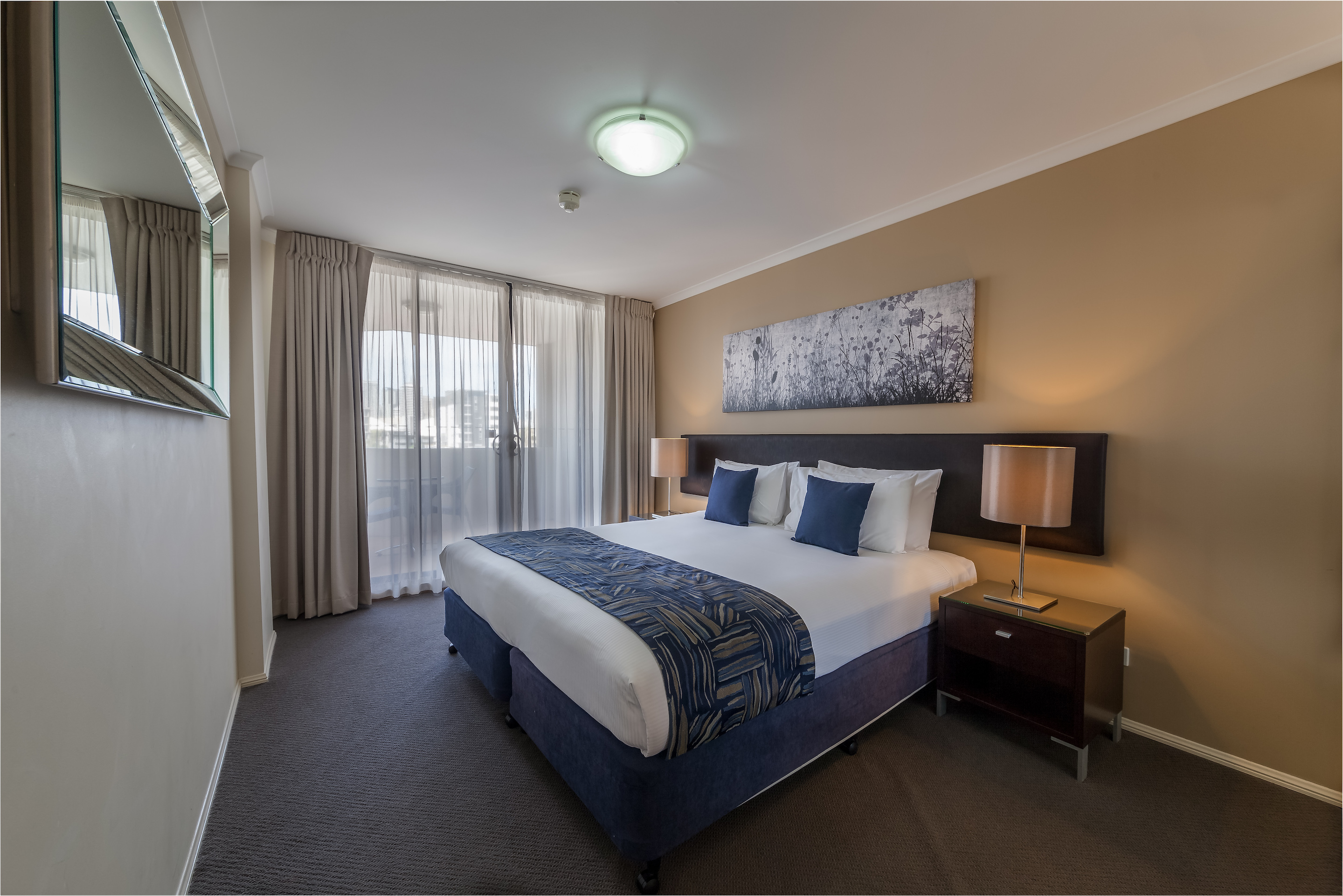 Apartment One Bedroom Two Bathrooms