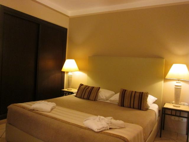 Apartment Queen Size Bed