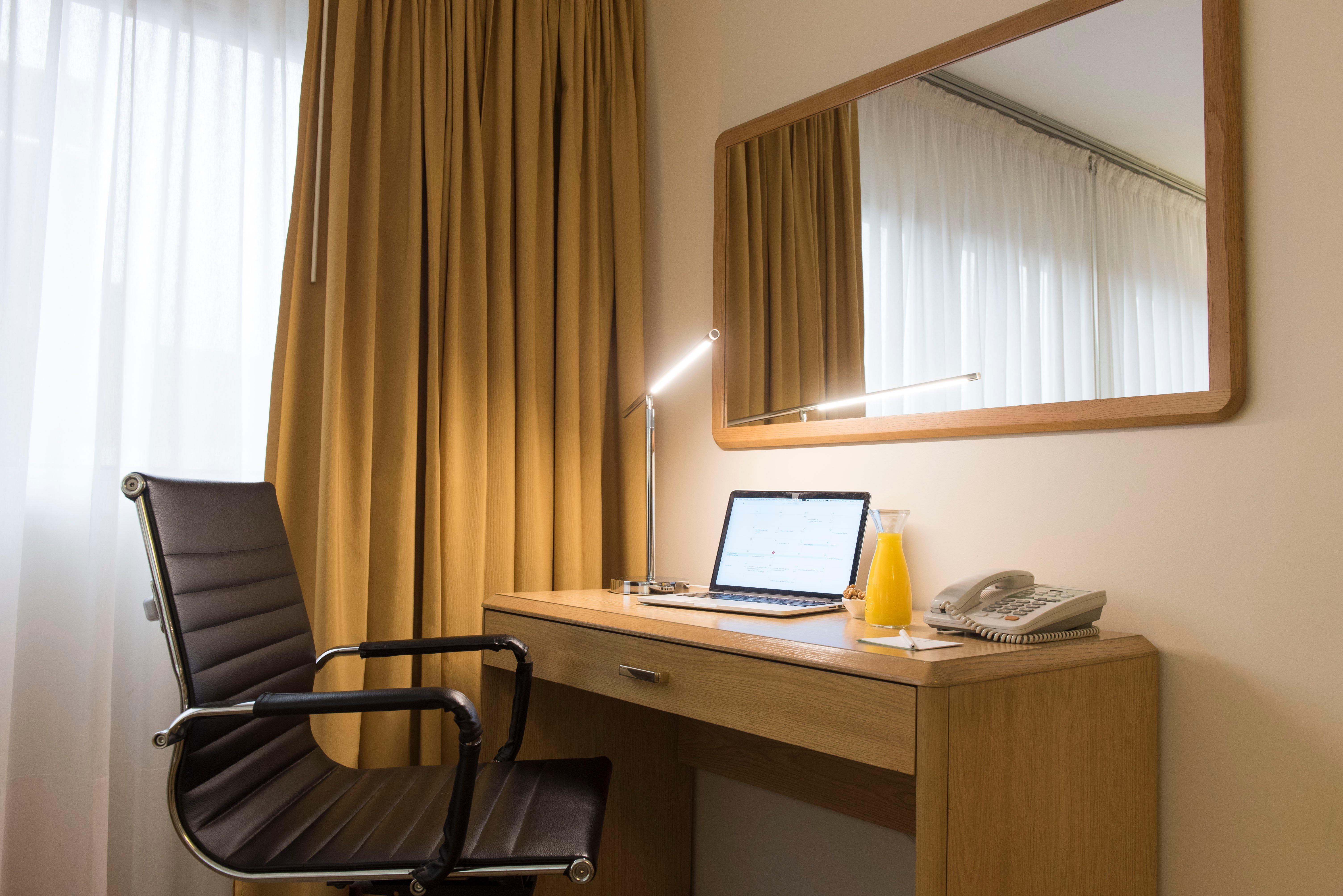 Double King Bed Non Smoking