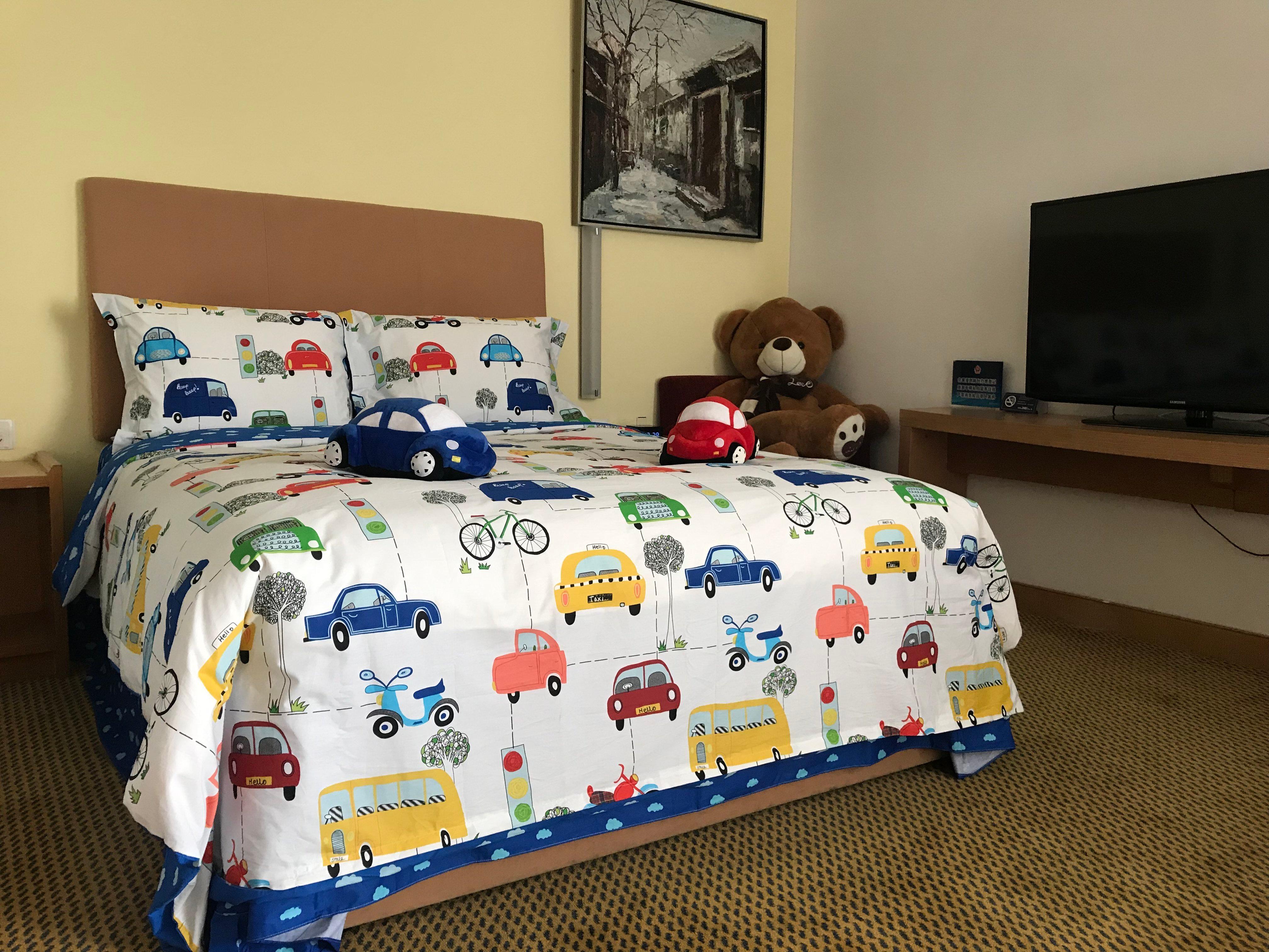 Triple Queen Size Bed