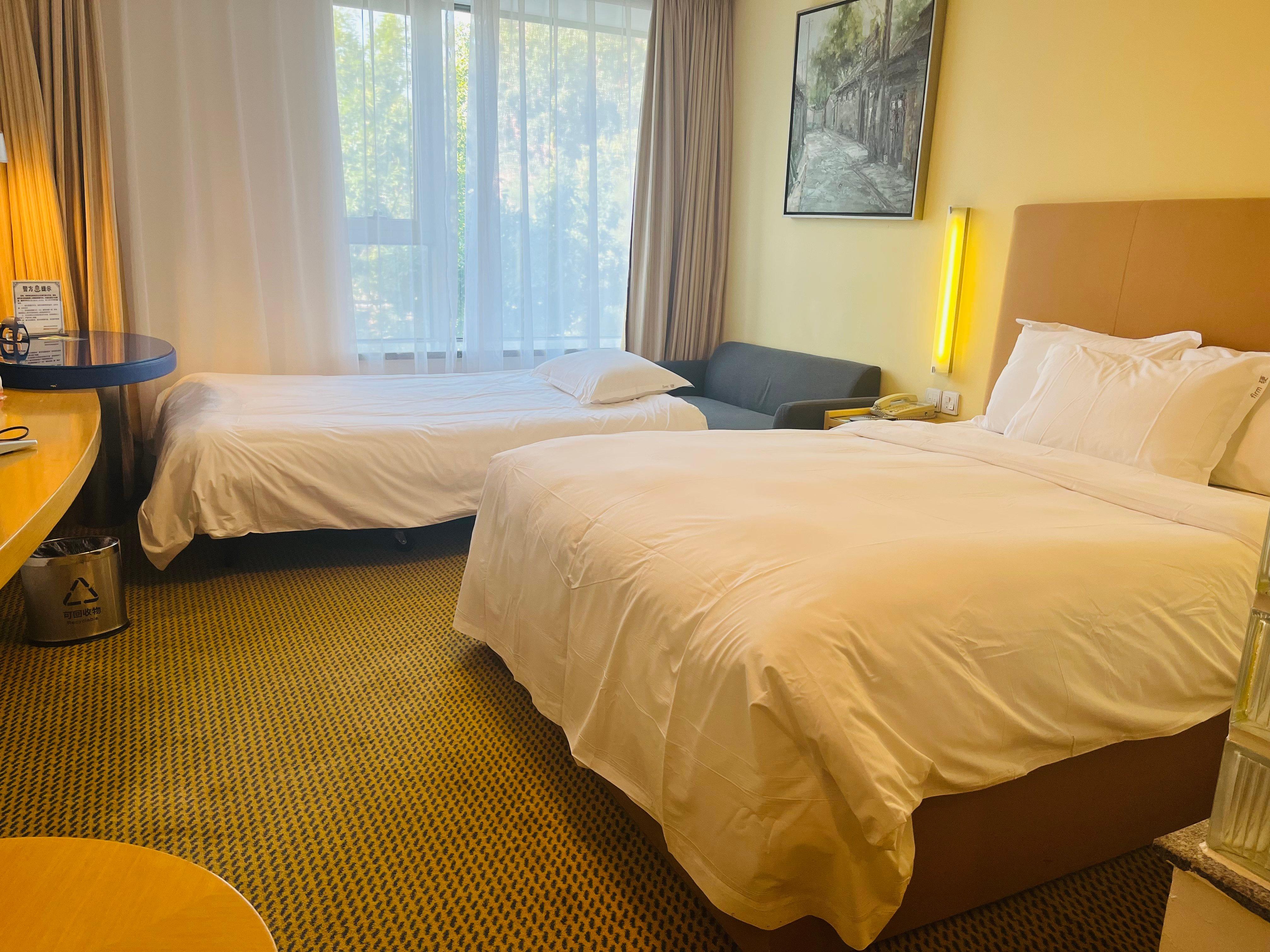 Triple Queen Size Bed