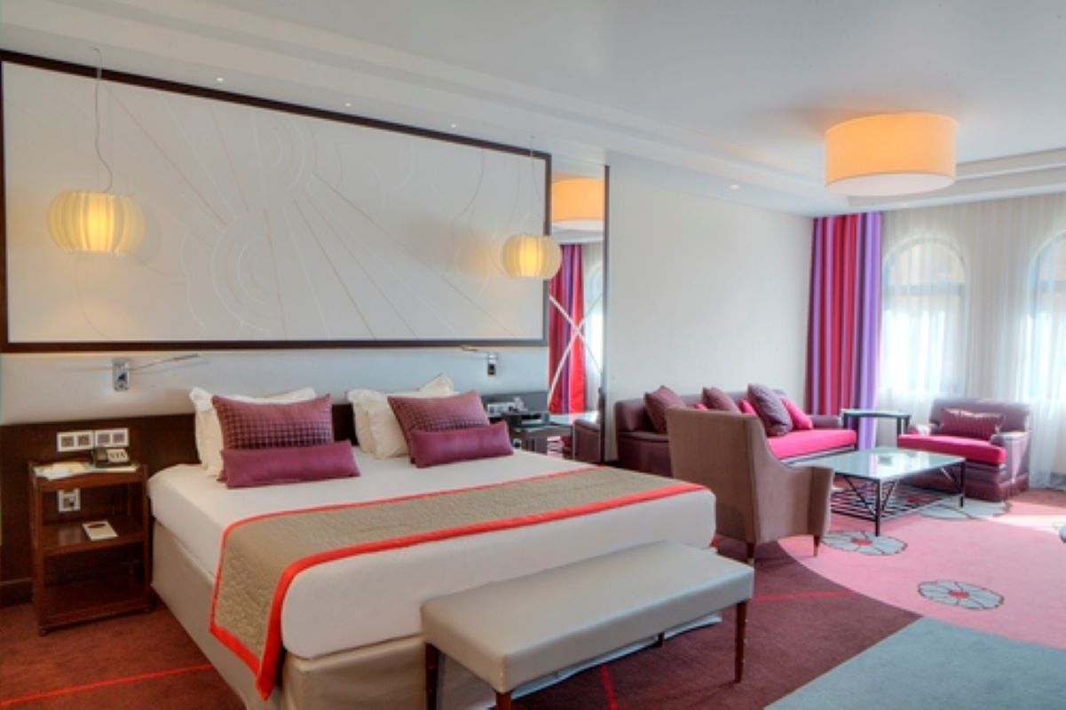 Junior Suite King Size Bed