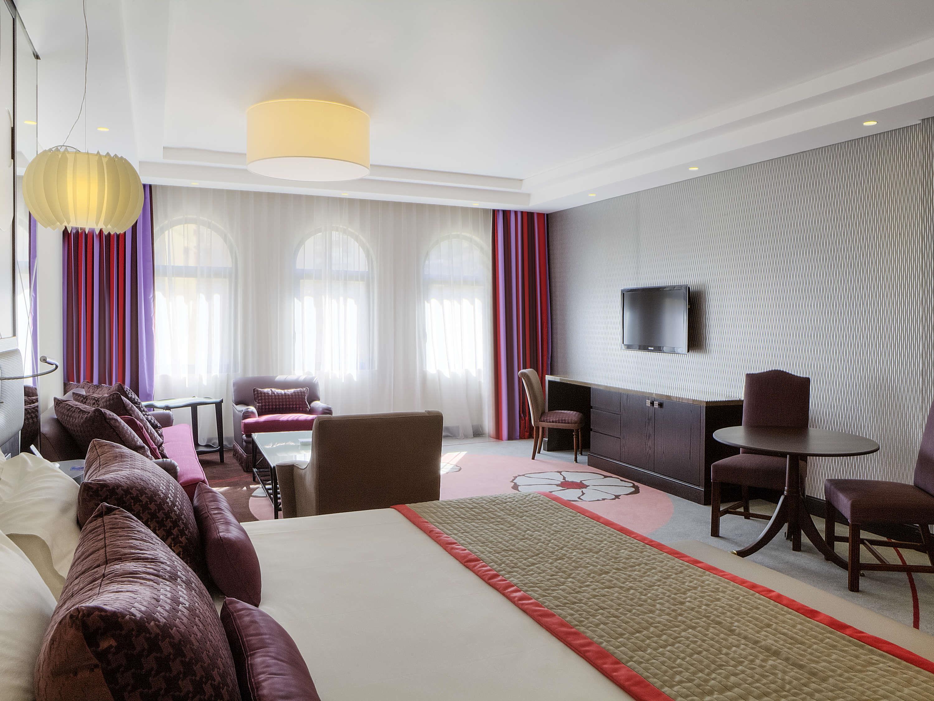 Junior Suite King Size Bed