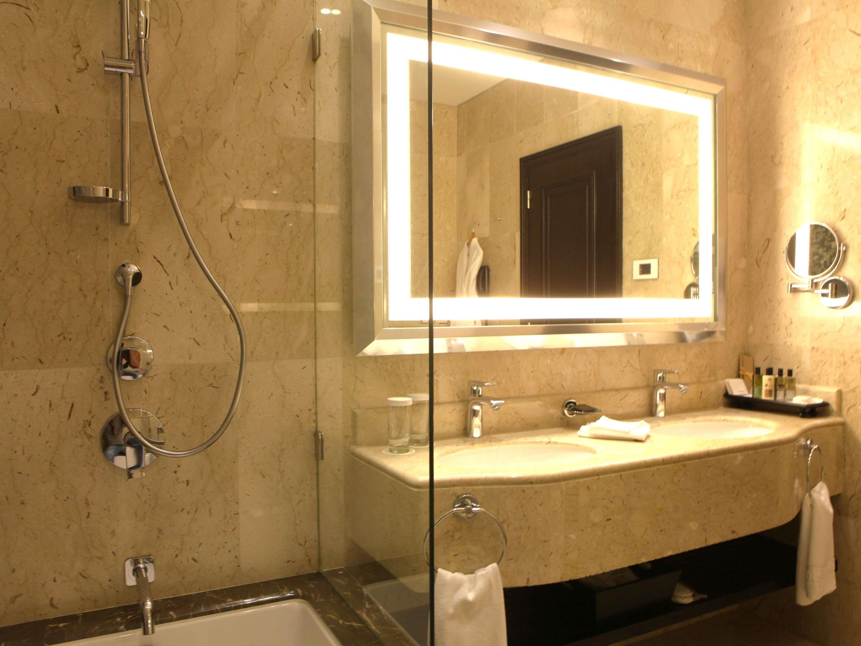 Junior Suite King Size Bed