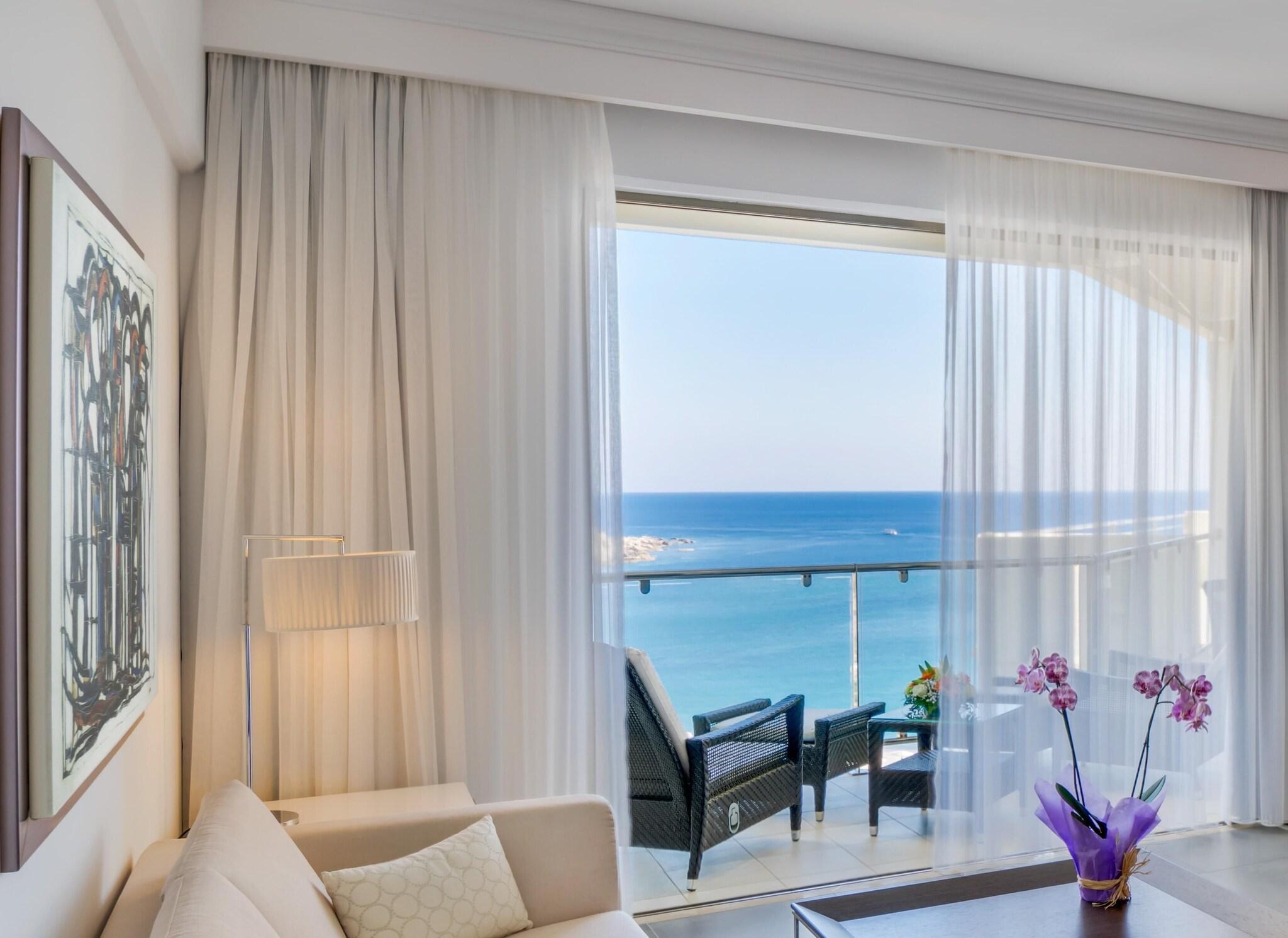 Suite Club with Views