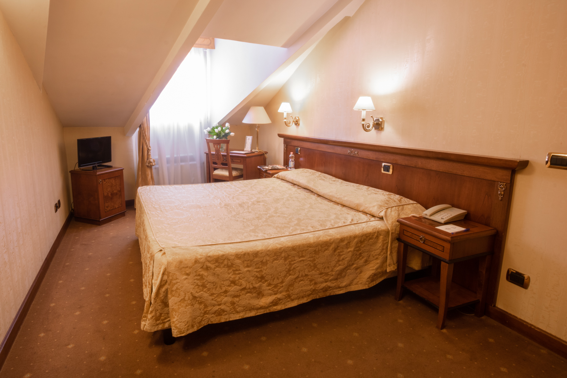 Double or Twin Standard