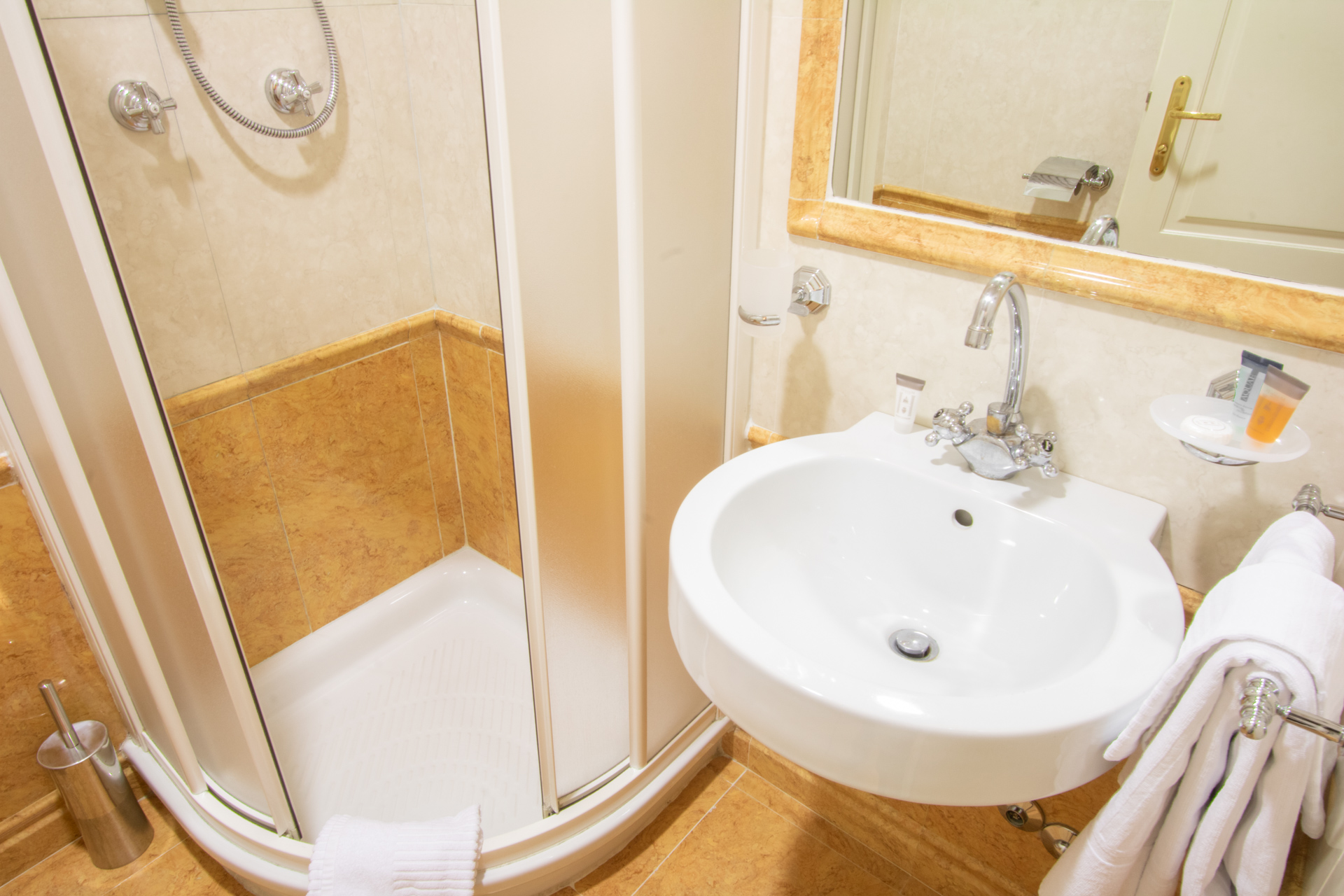 Double or Twin Standard