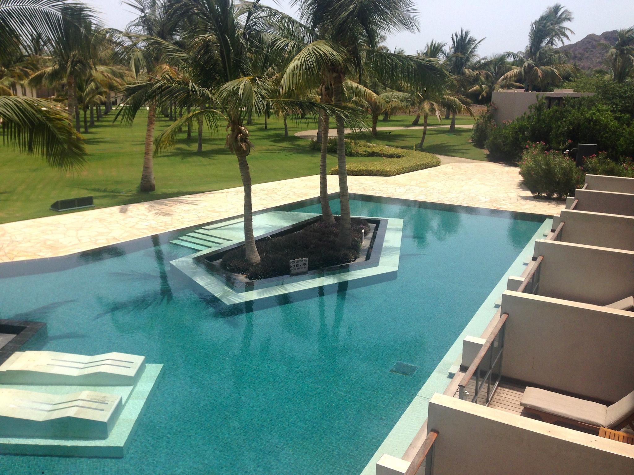 Twin Deluxe Pool View