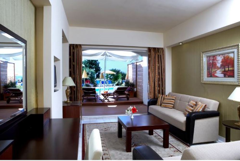 Junior Suite Pool View