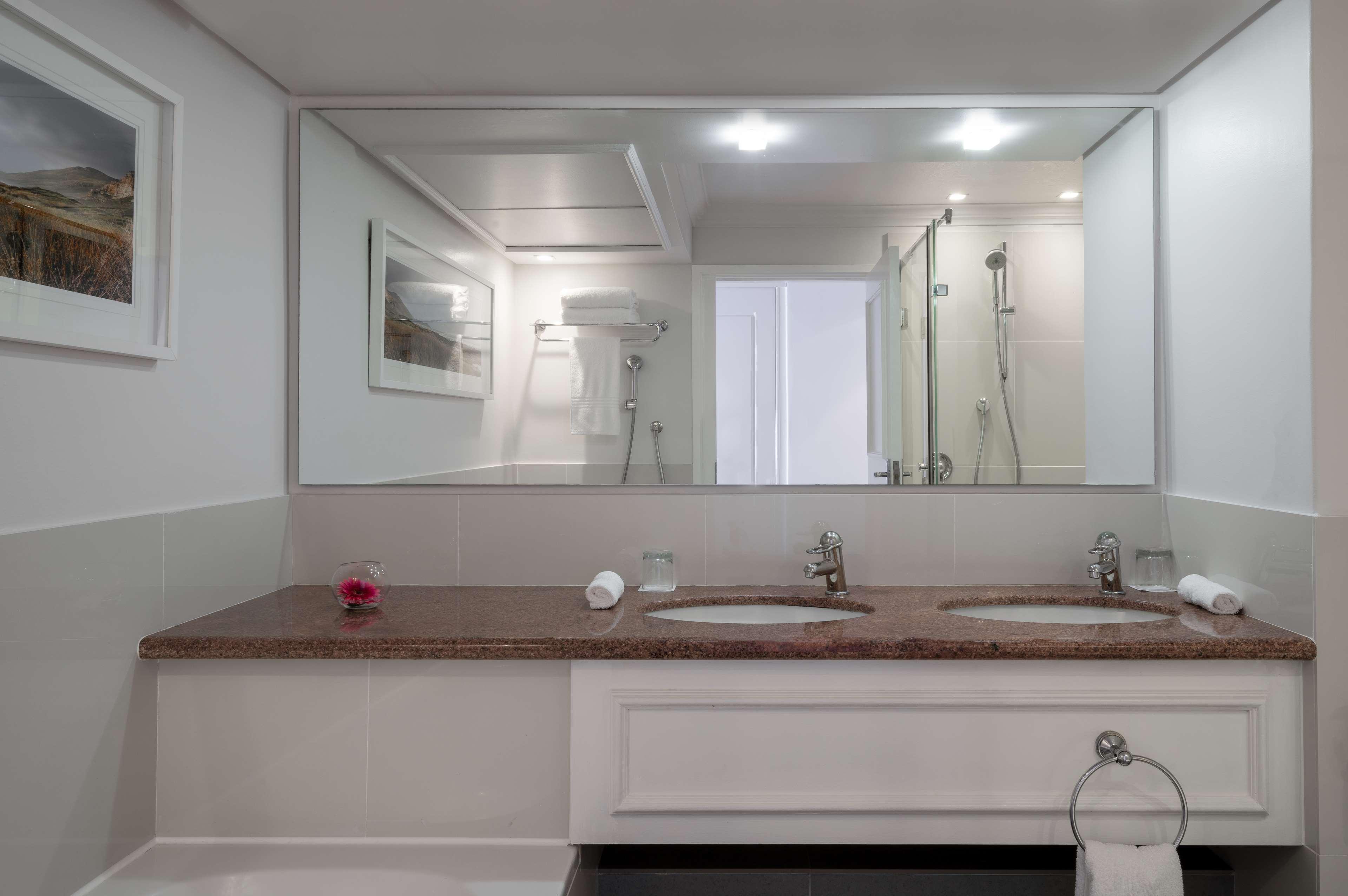 Room Partial Sea View