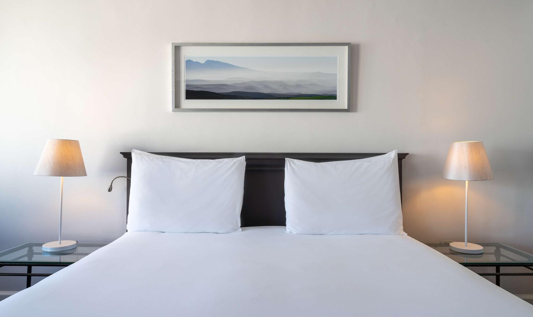 Twin Partial Sea View