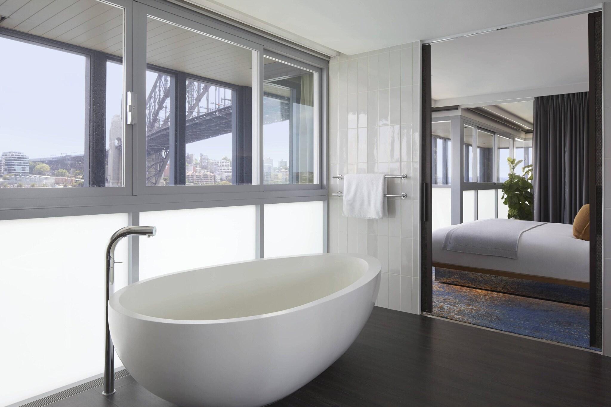 Suite King Size Bed