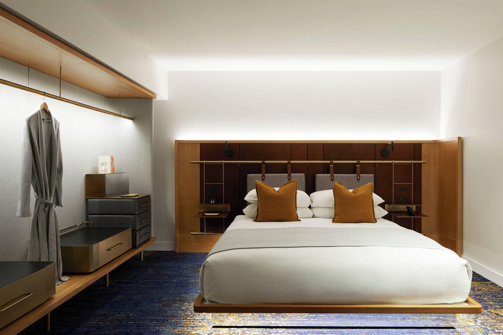 Suite with Views