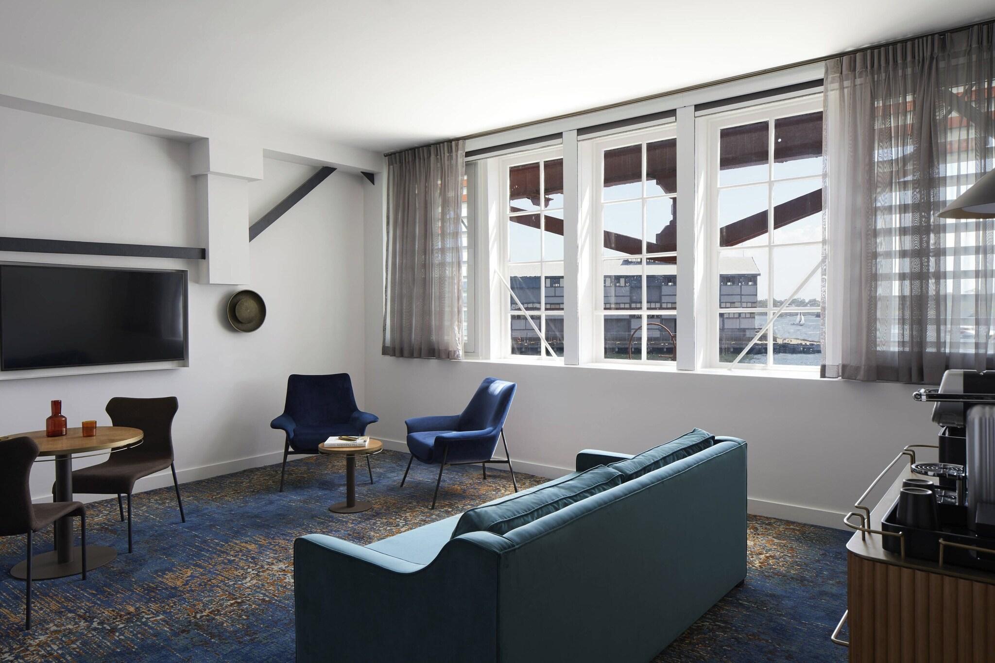 Suite with Views