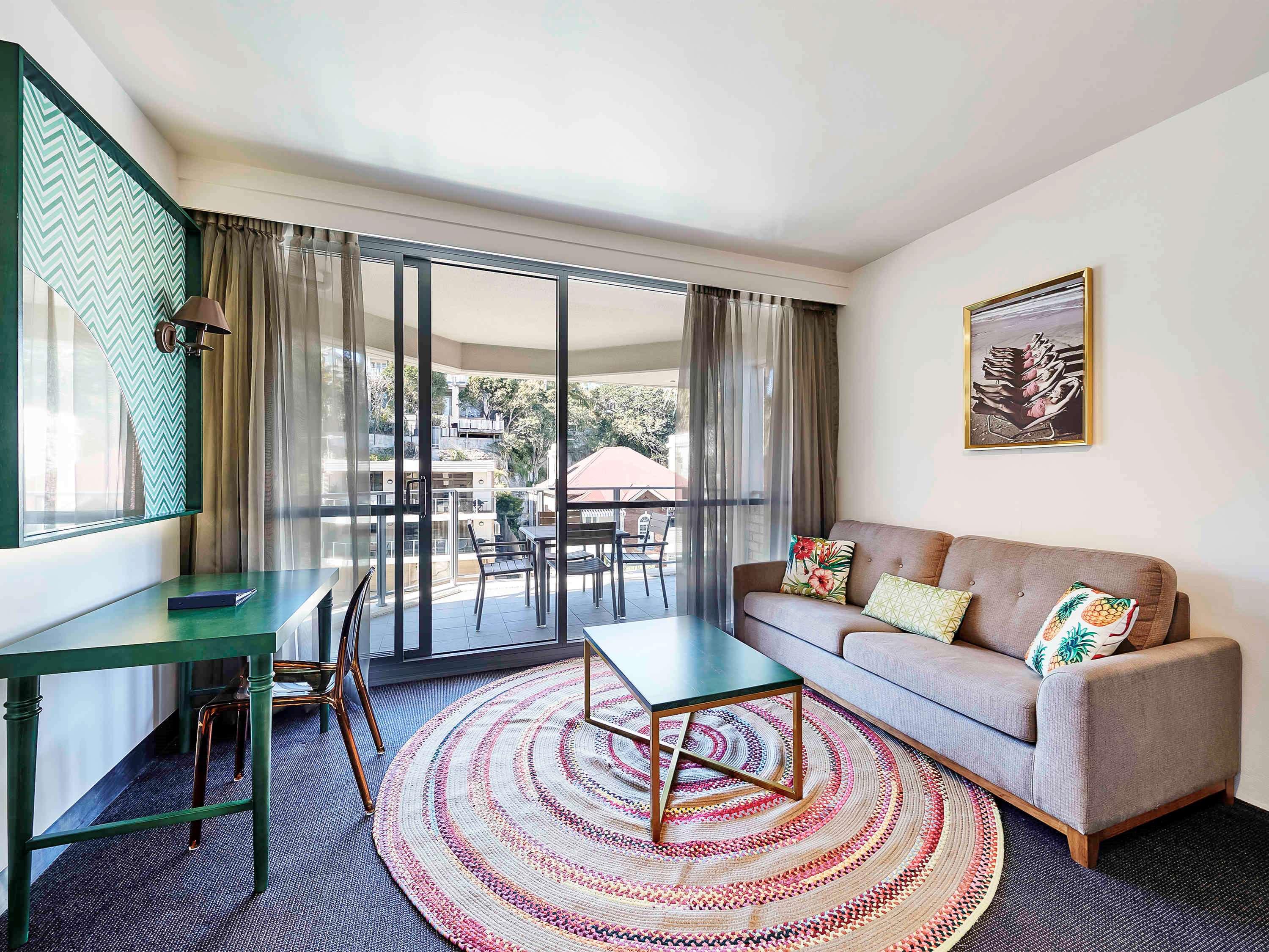 Suite Queen Size Bed