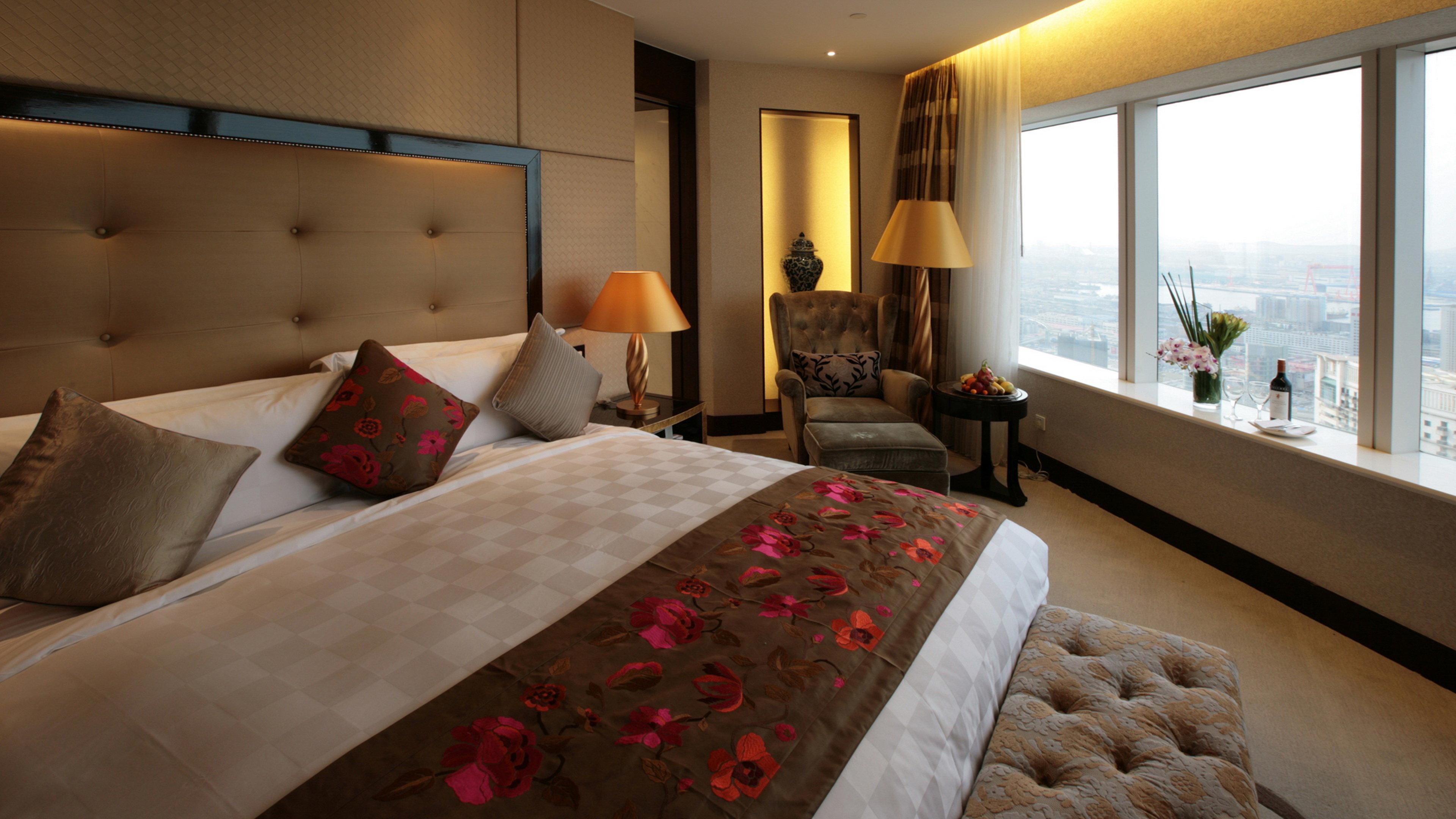 Junior Suite King Size Bed