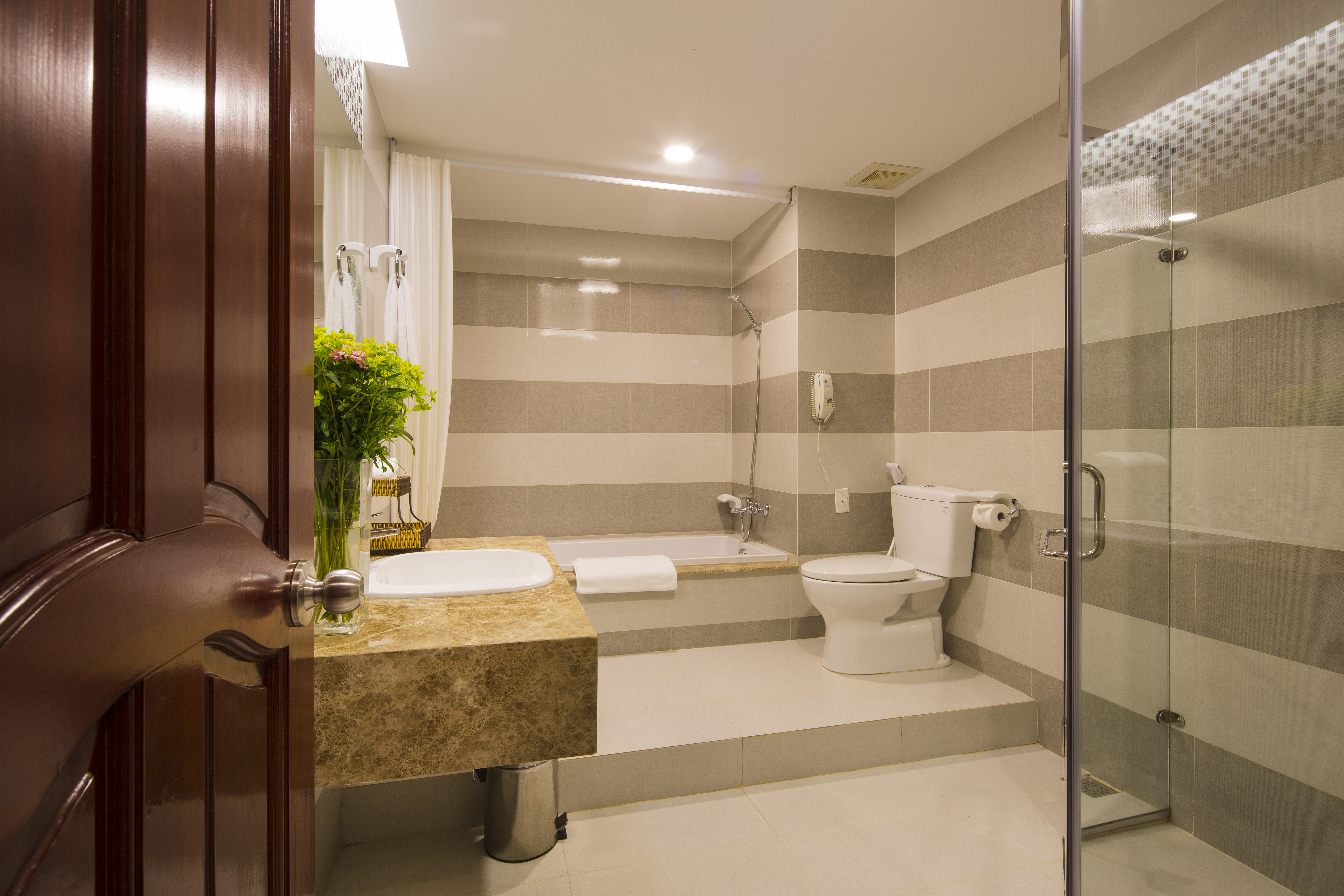 Double Deluxe City View King Bed