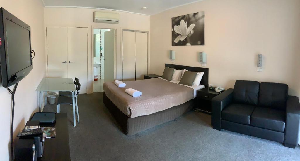 Double Queen Size Bed