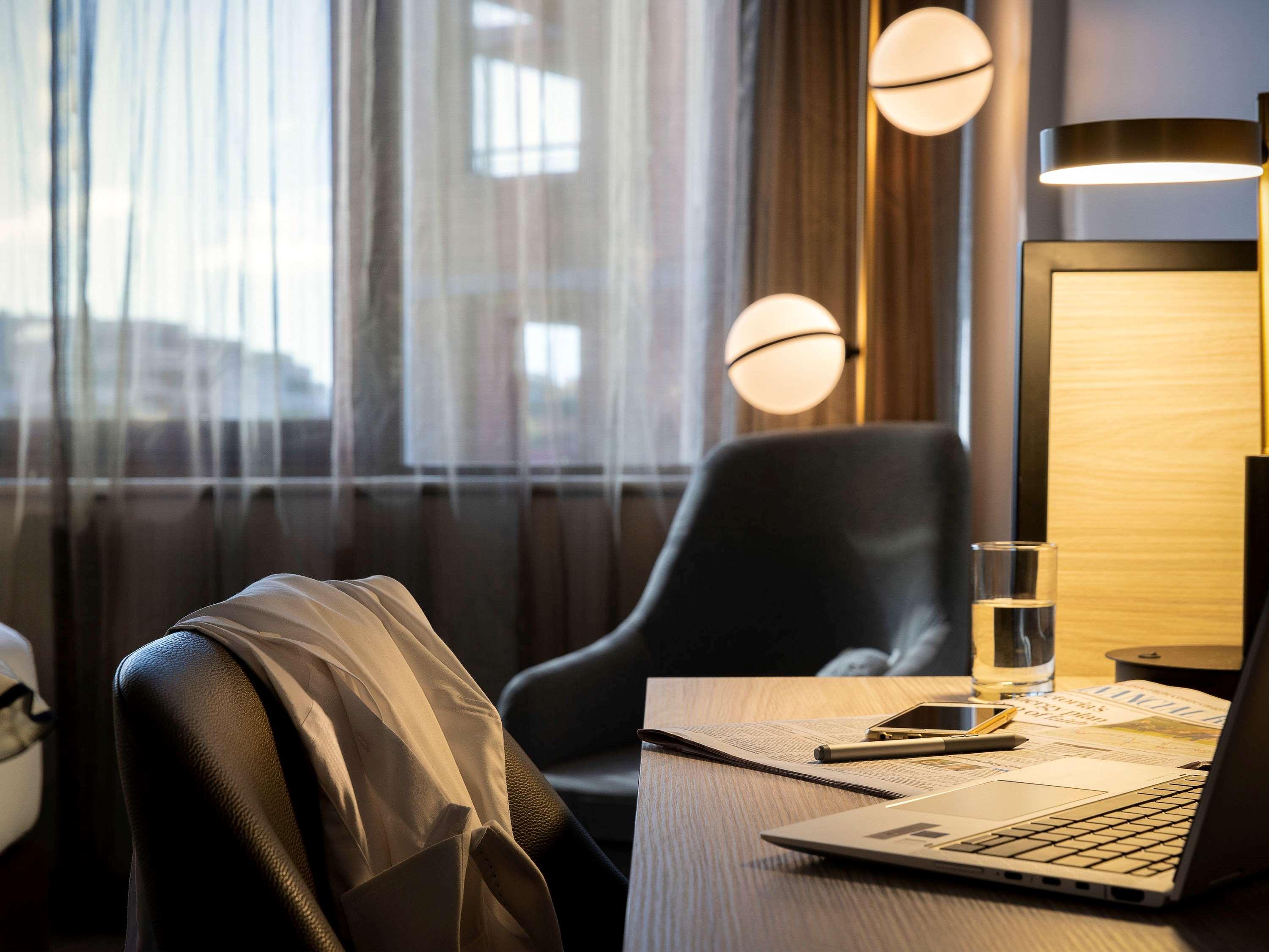 Double Queen Size Bed