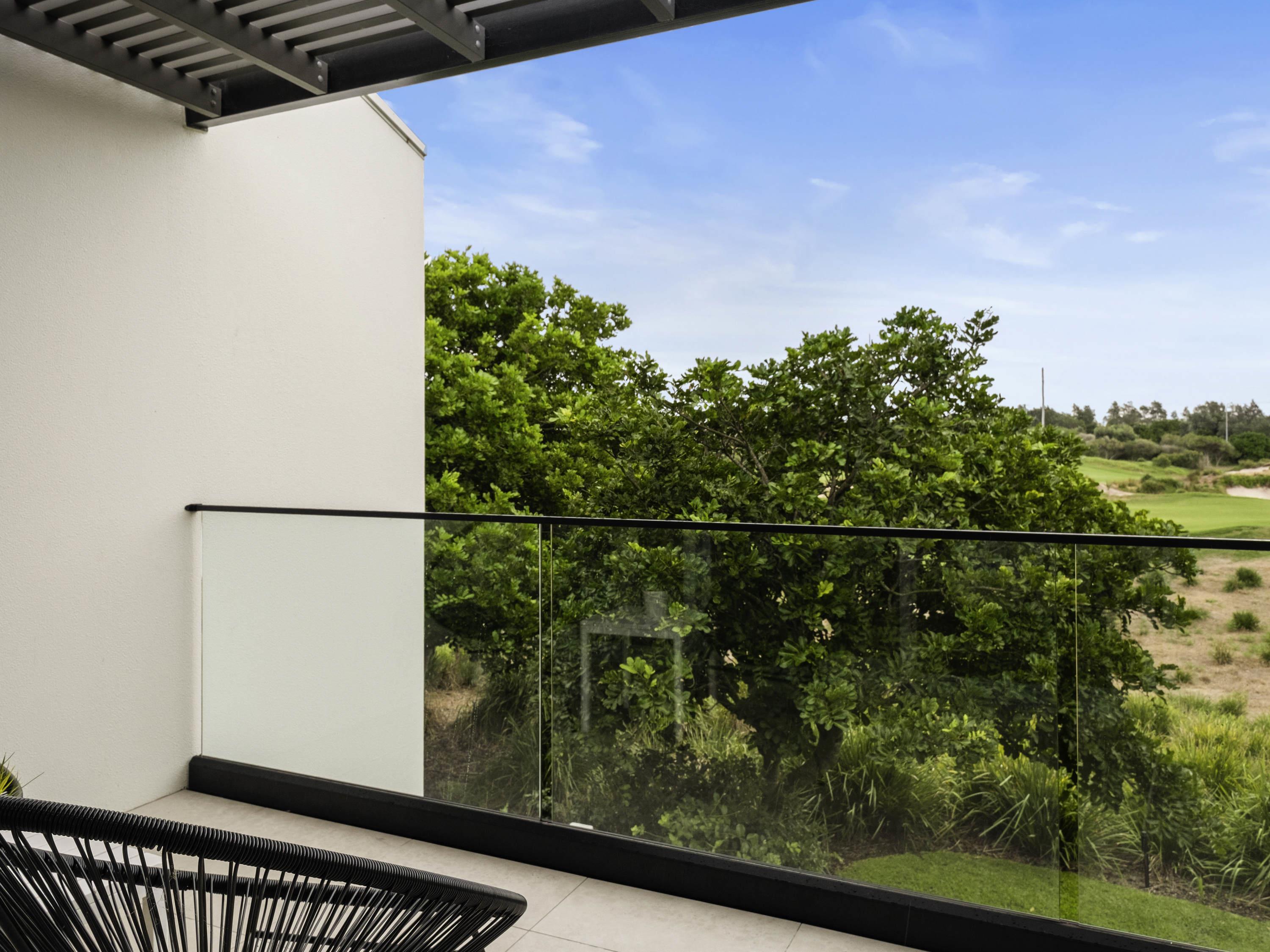 Studio Deluxe King Bed