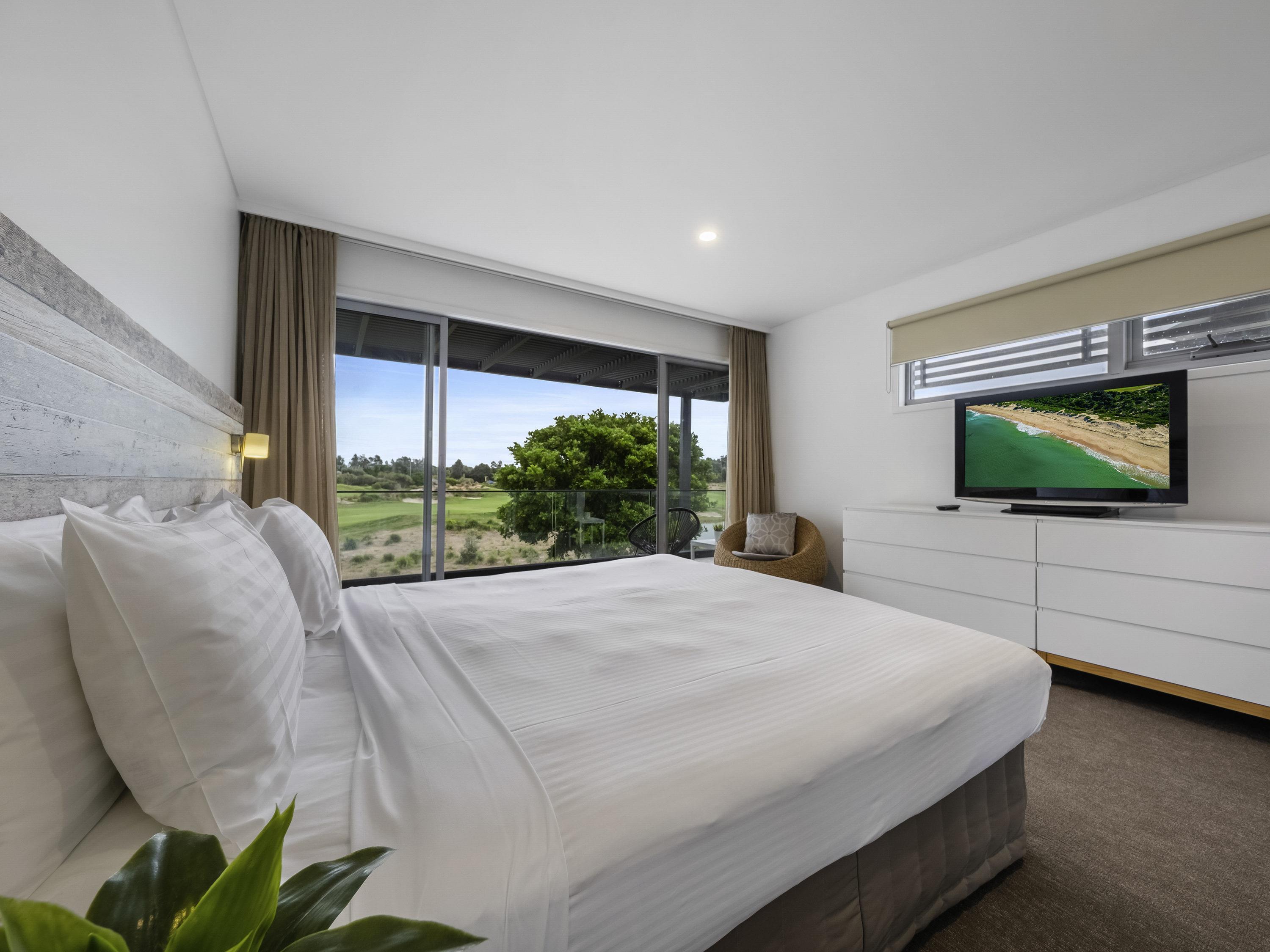 Studio Deluxe King Bed