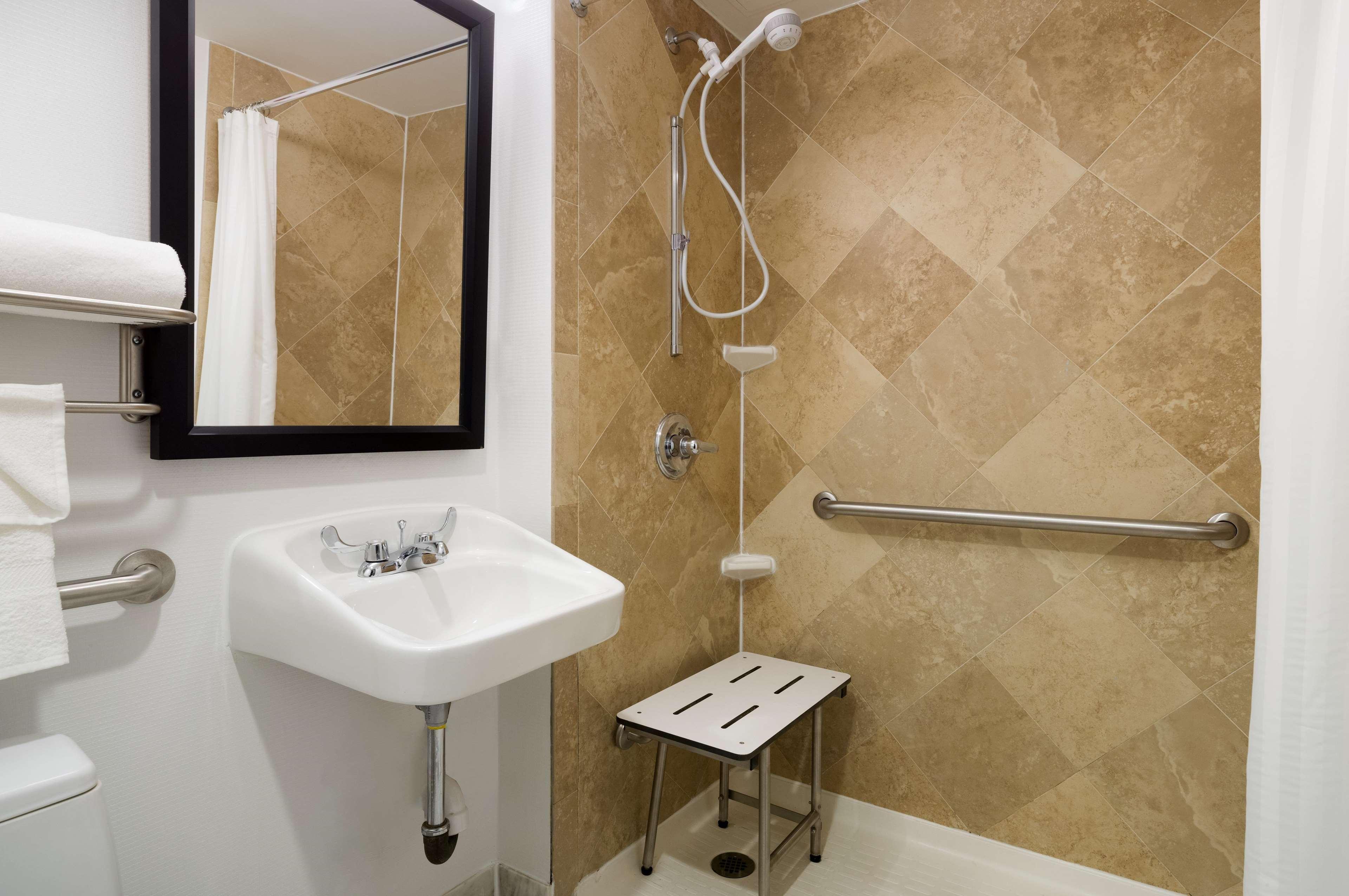 Room King Bed Non Smoking