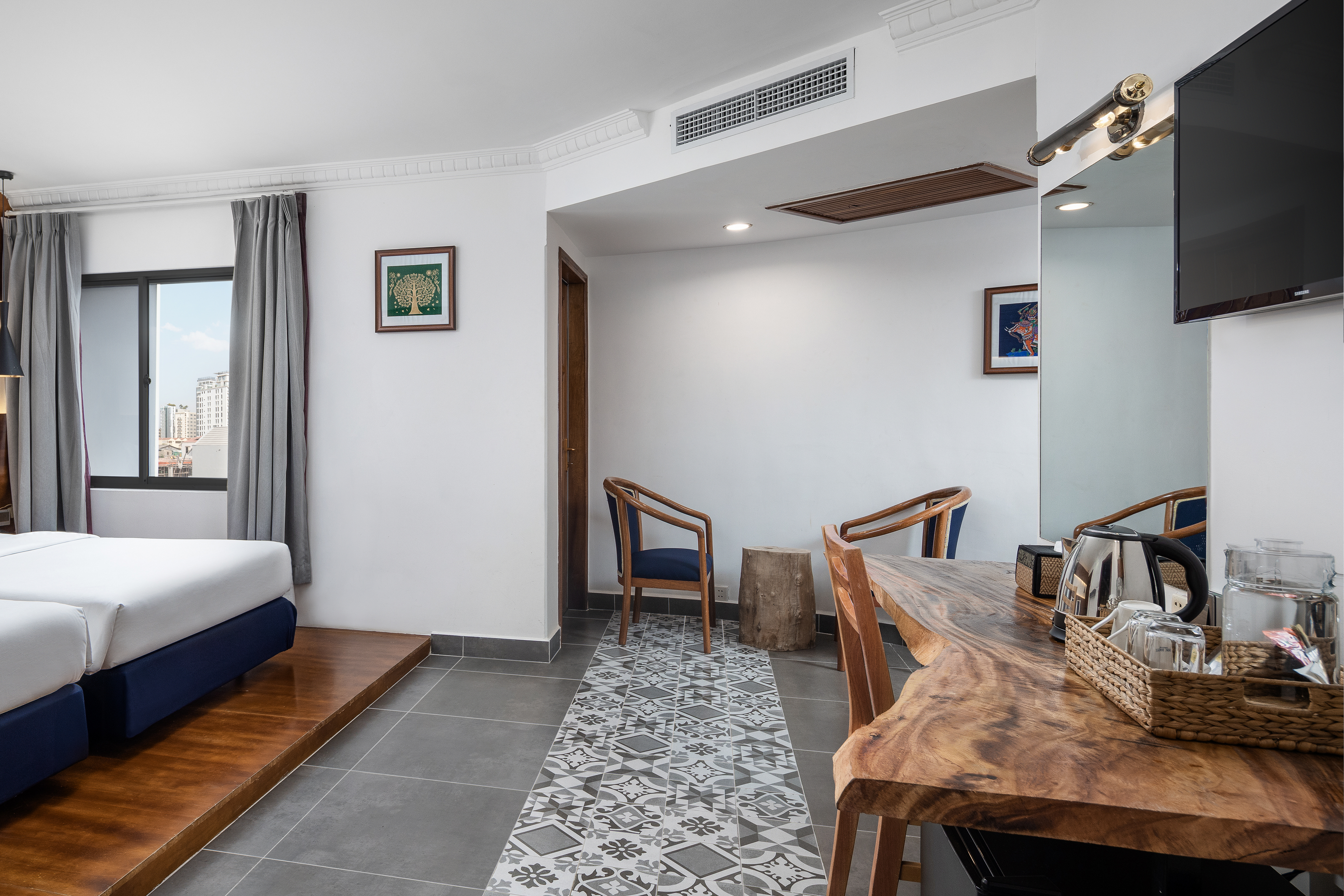 Twin Deluxe City View