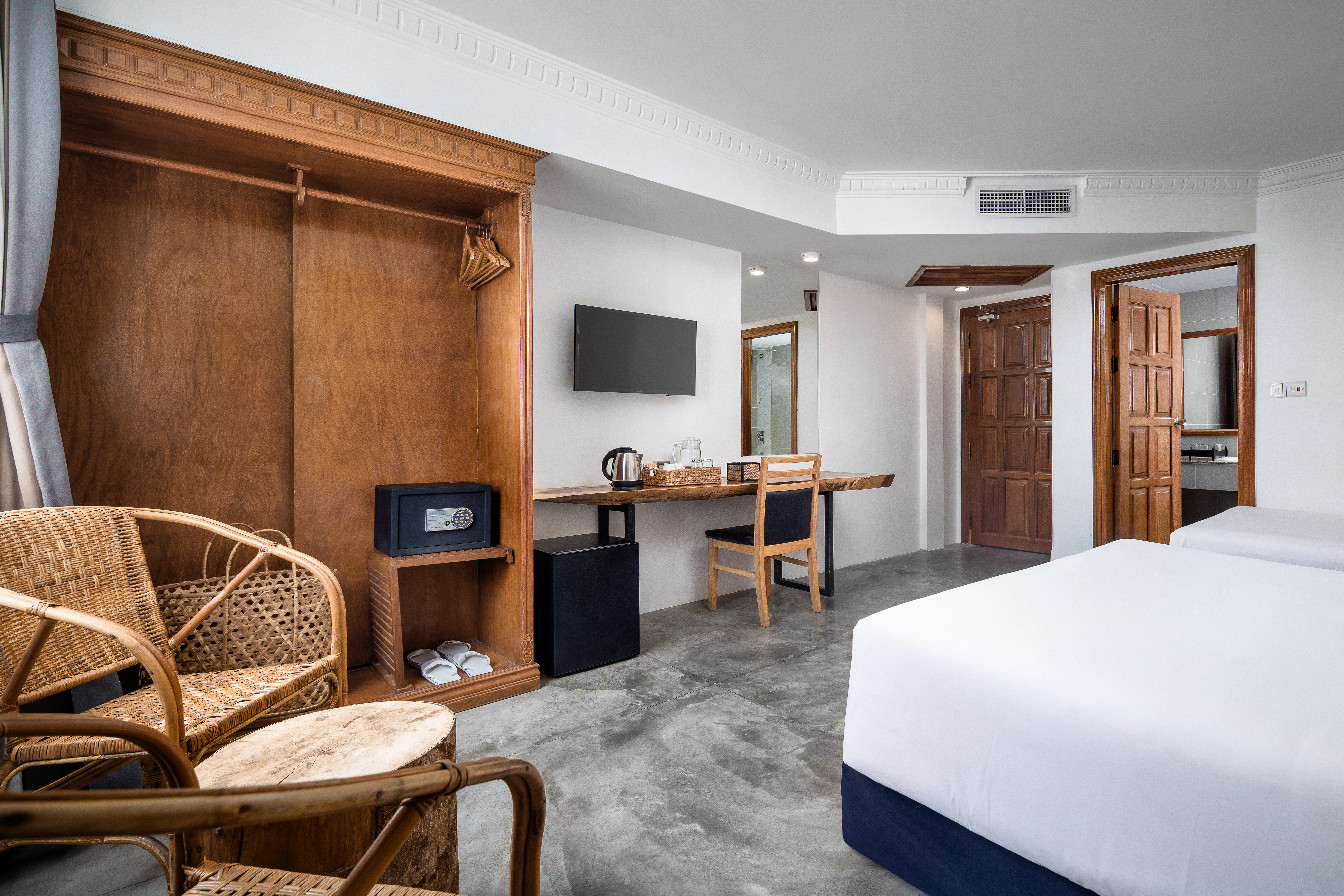 Family Room Executive