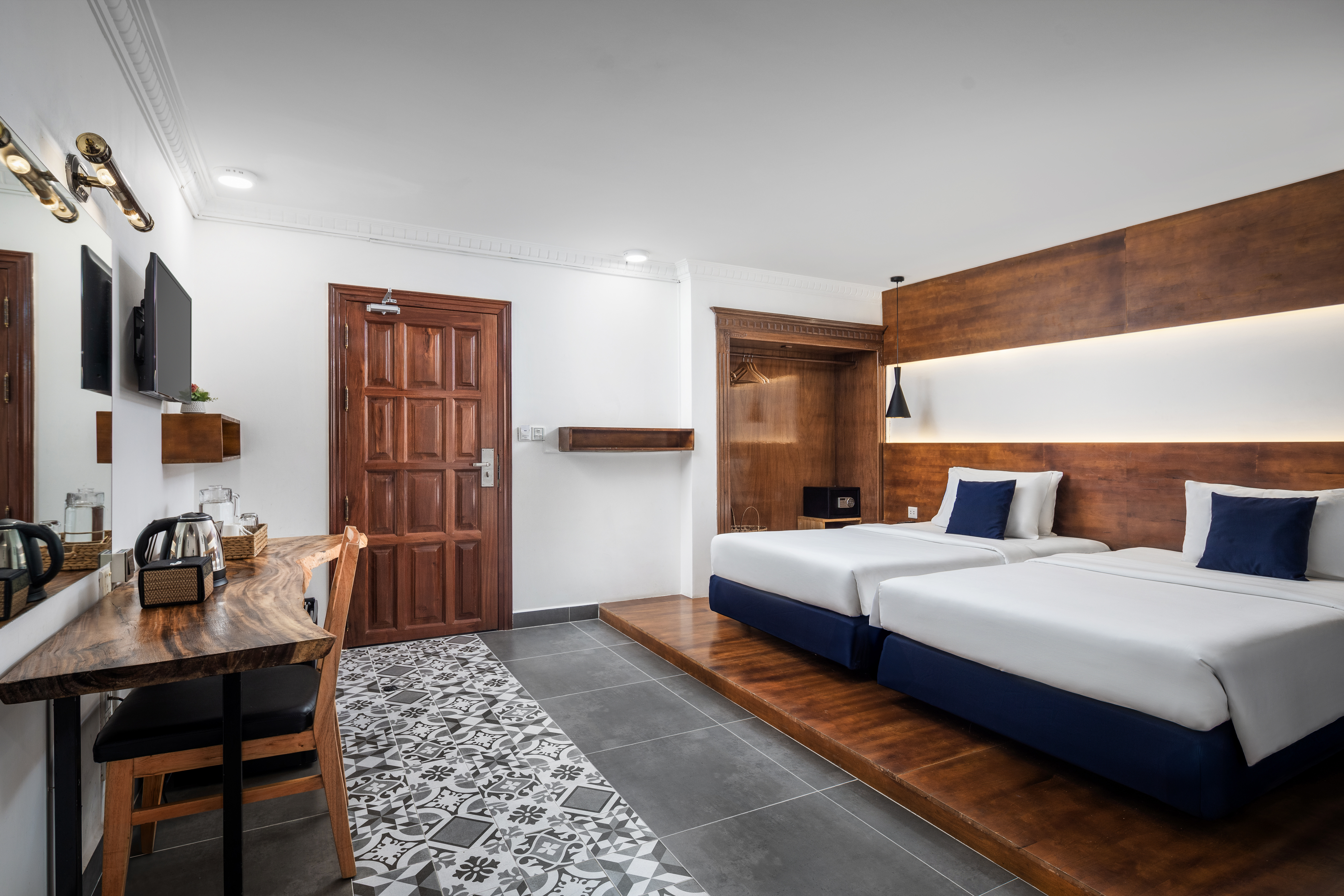 Twin Deluxe City View