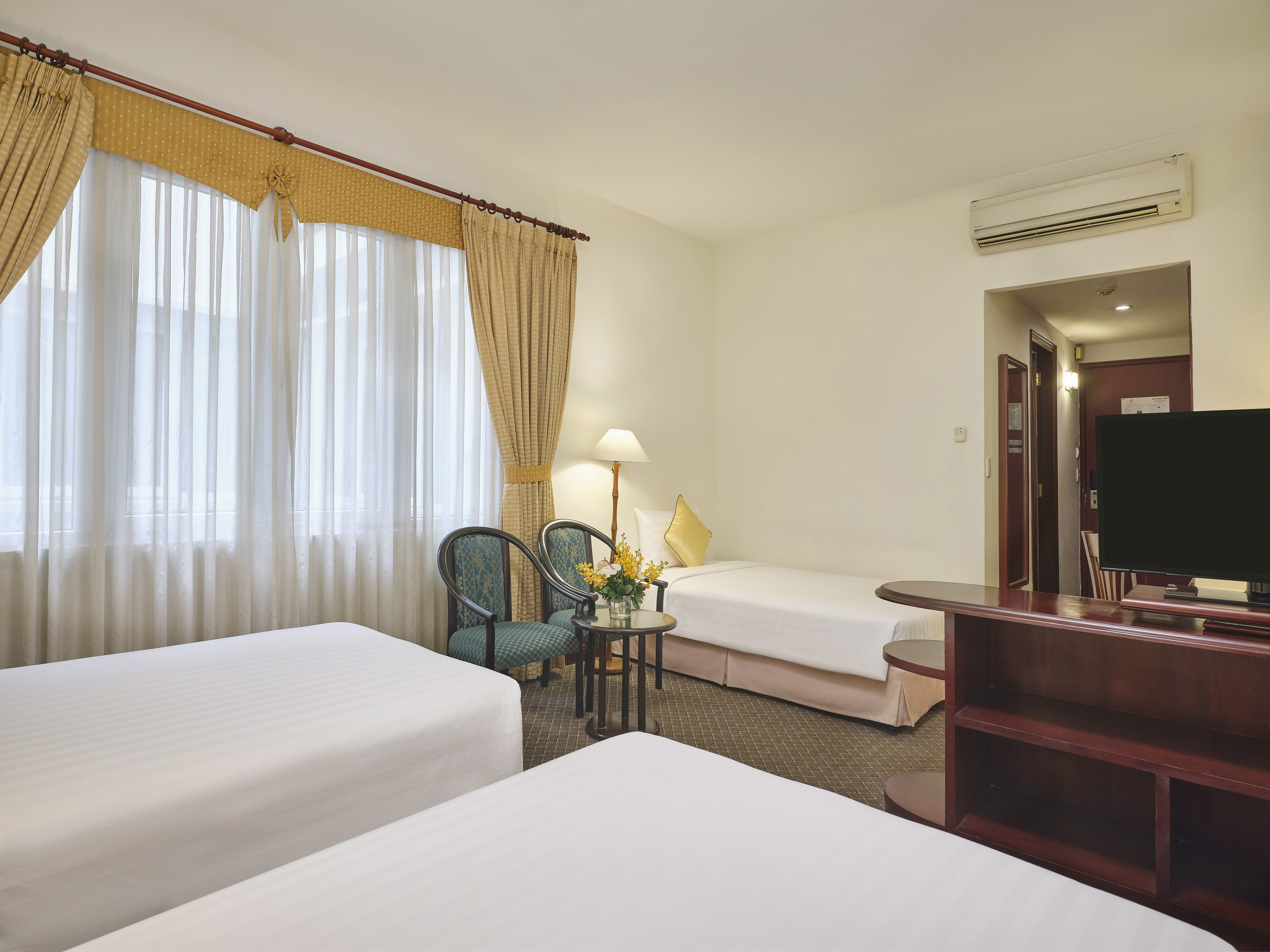 Family Room Capacity 3