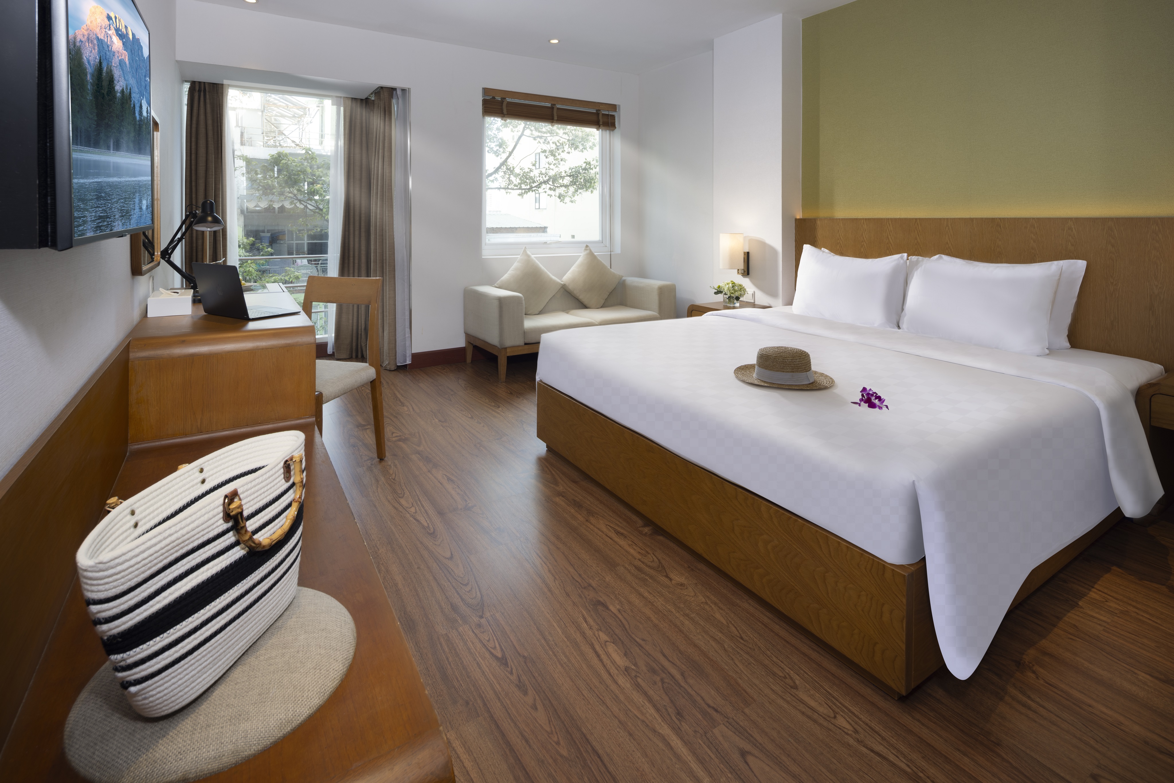 Double Club City View