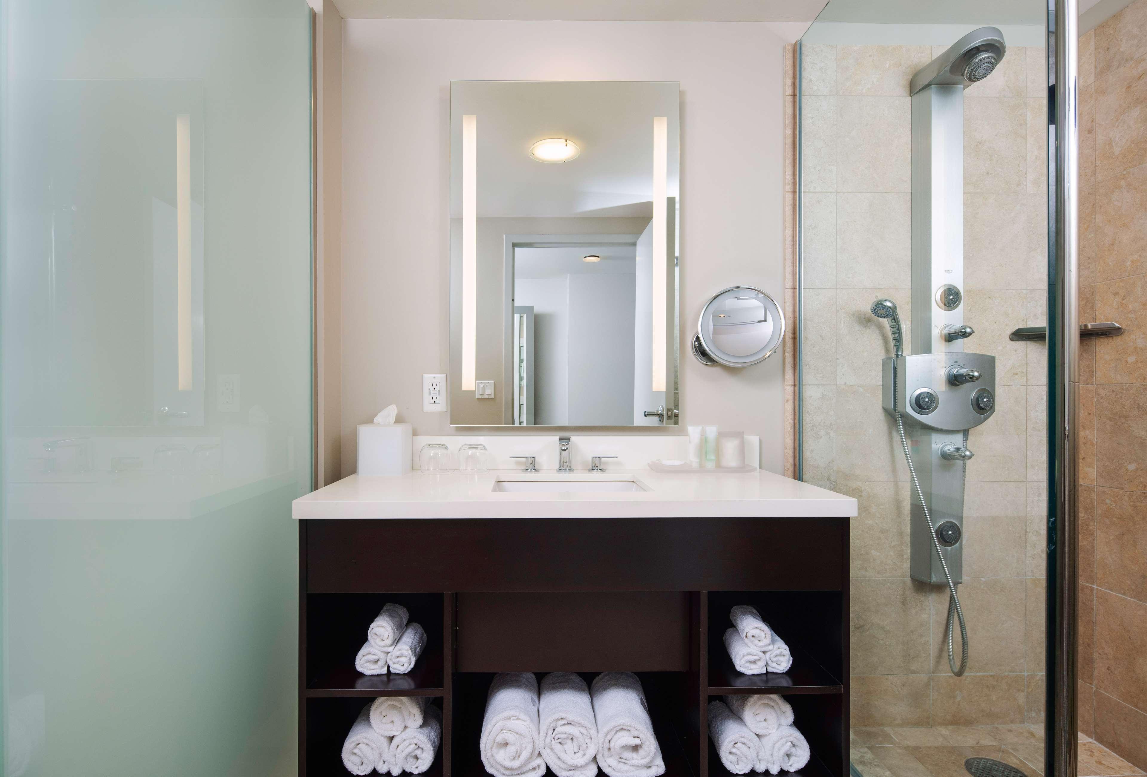 Double Deluxe Two Queen Beds