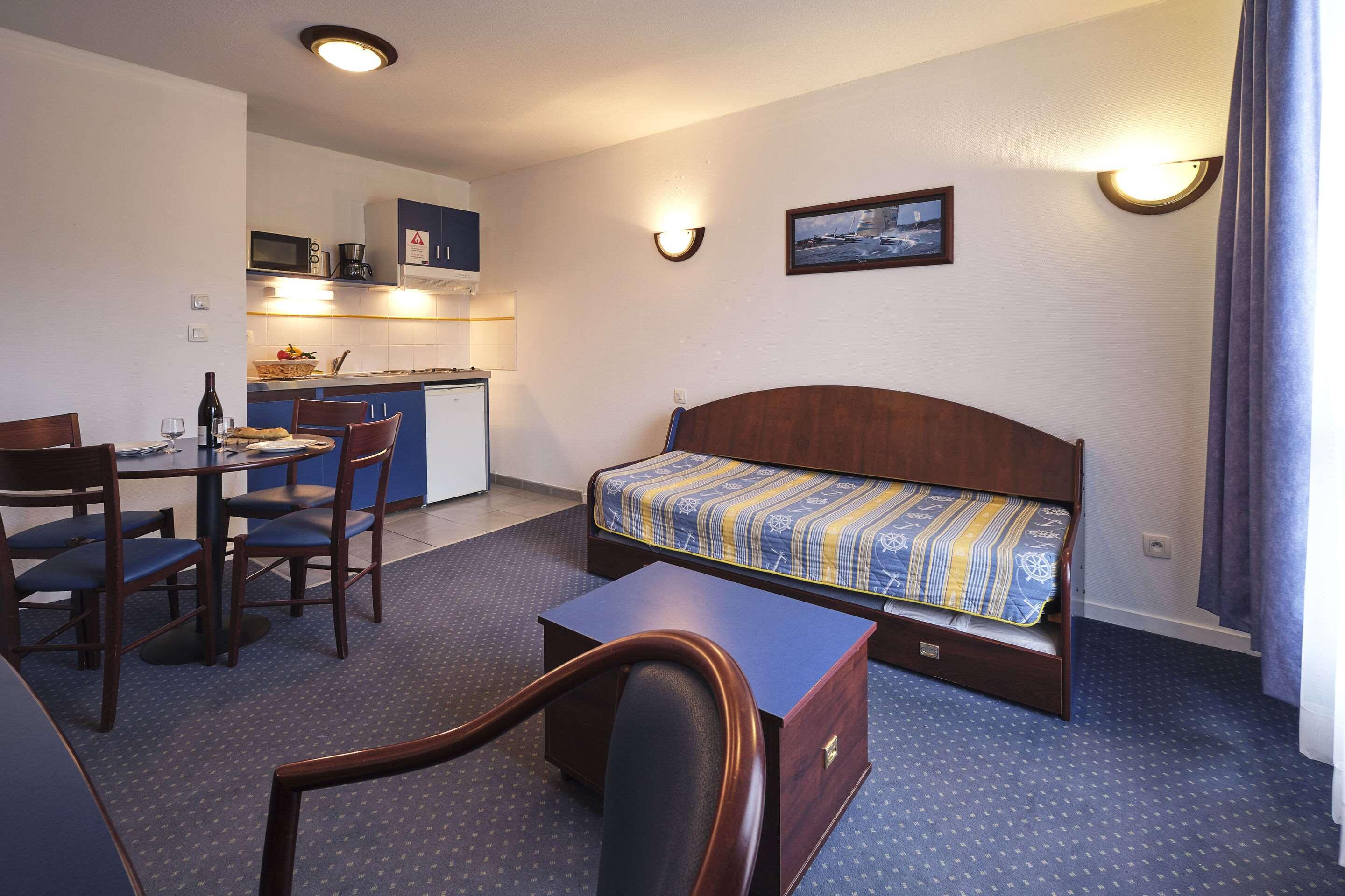 Apartment Queen Size Bed