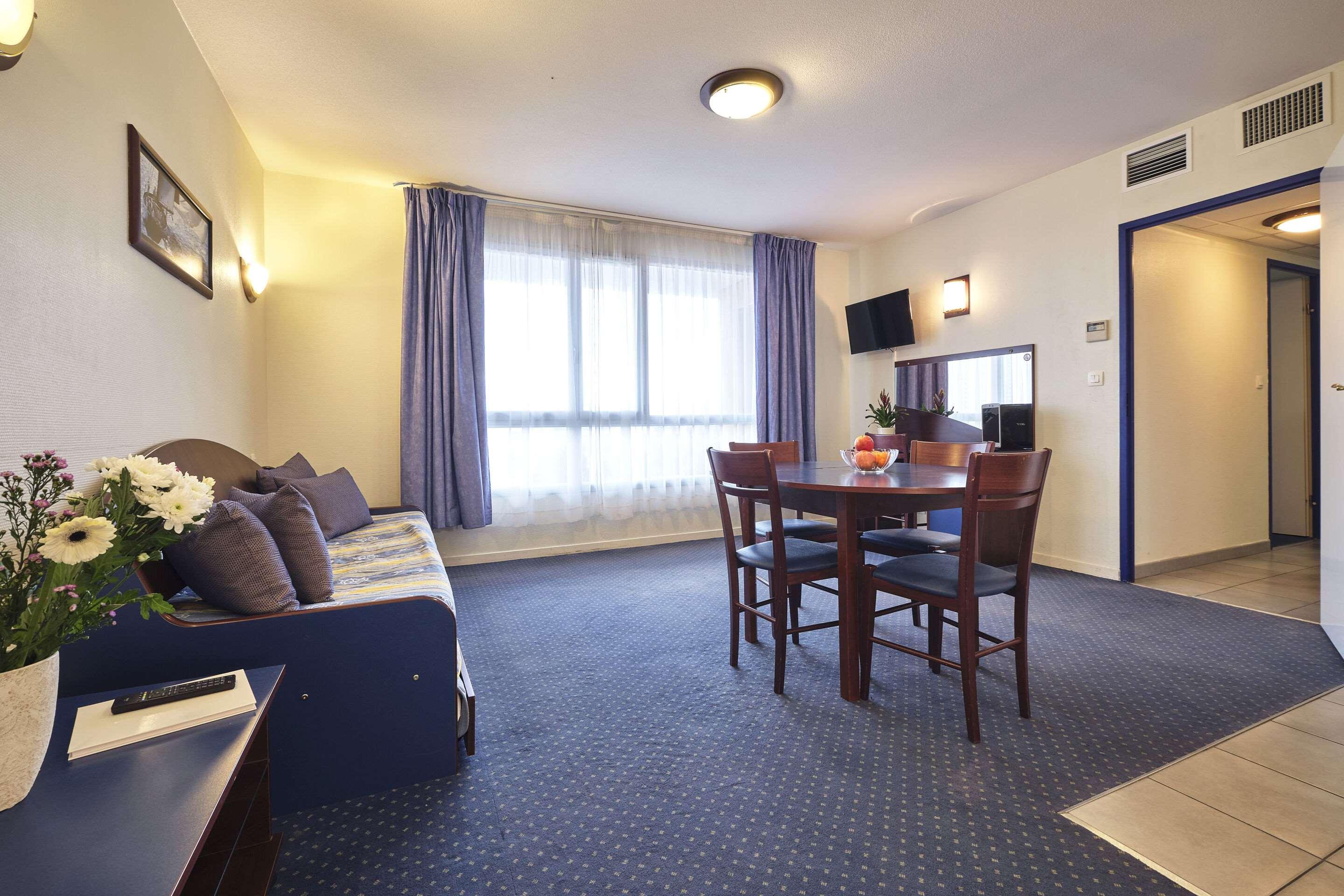 Apartment Capacity 6