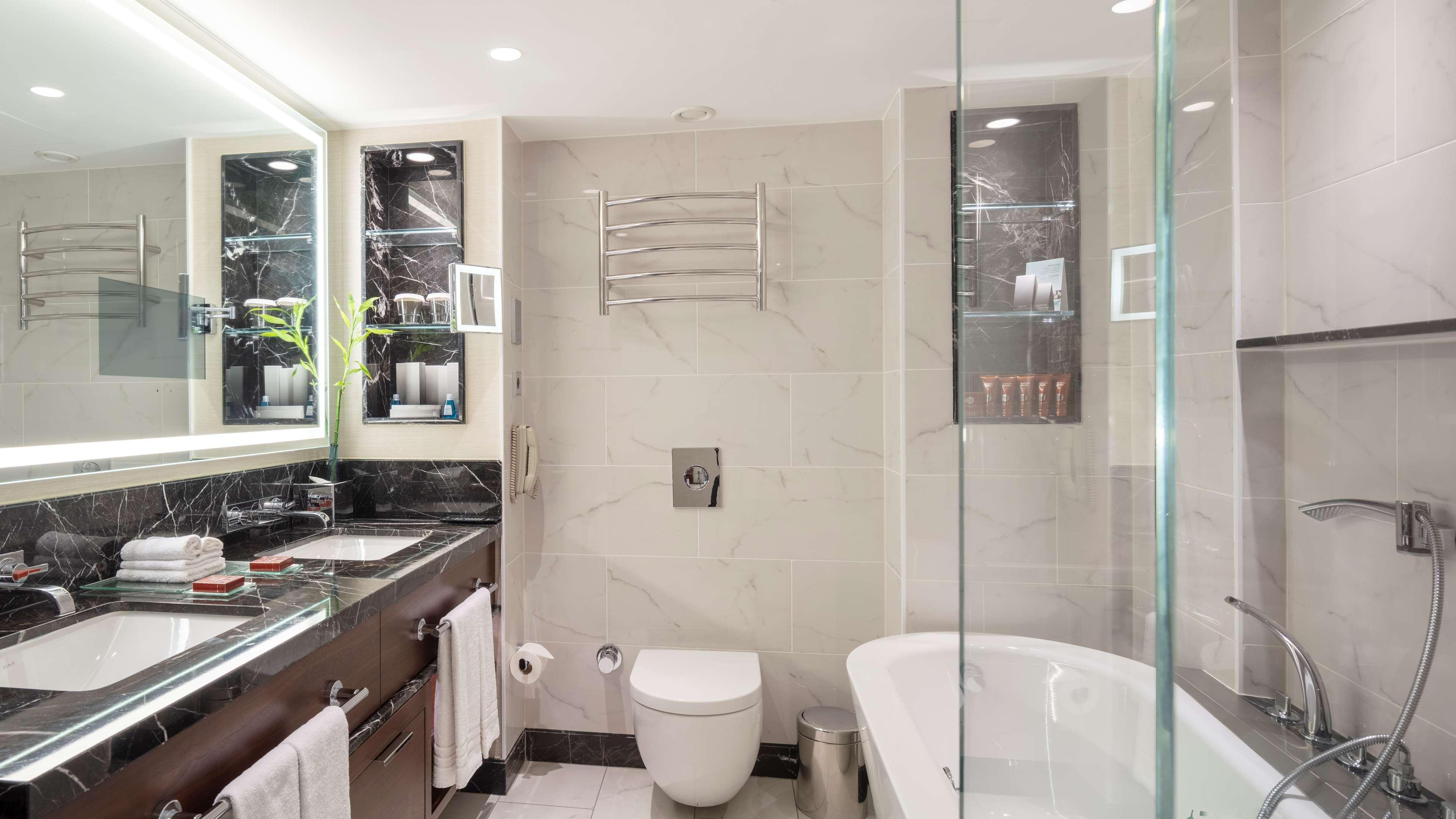 Suite with Kitchenette